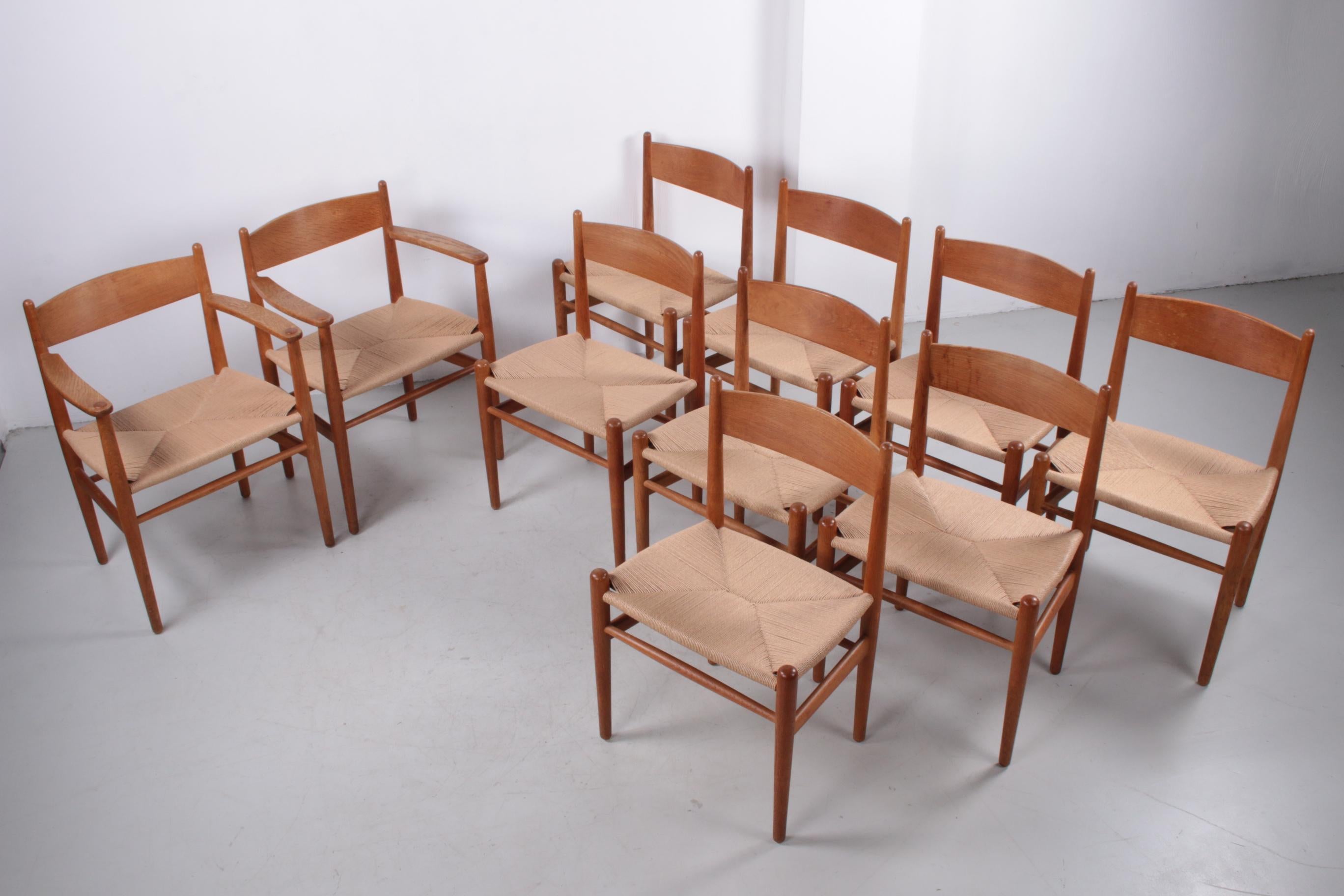 Set di 10 sedie da pranzo CH36' e CH37 di Hans Hansen per Carl Hansen & Søn, Danimarca.

La sedia da pranzo CH36 di Hans J. Wegner è realizzata con grande attenzione per ogni dettaglio e con un design semplice e funzionale. Questo progetto del 1962