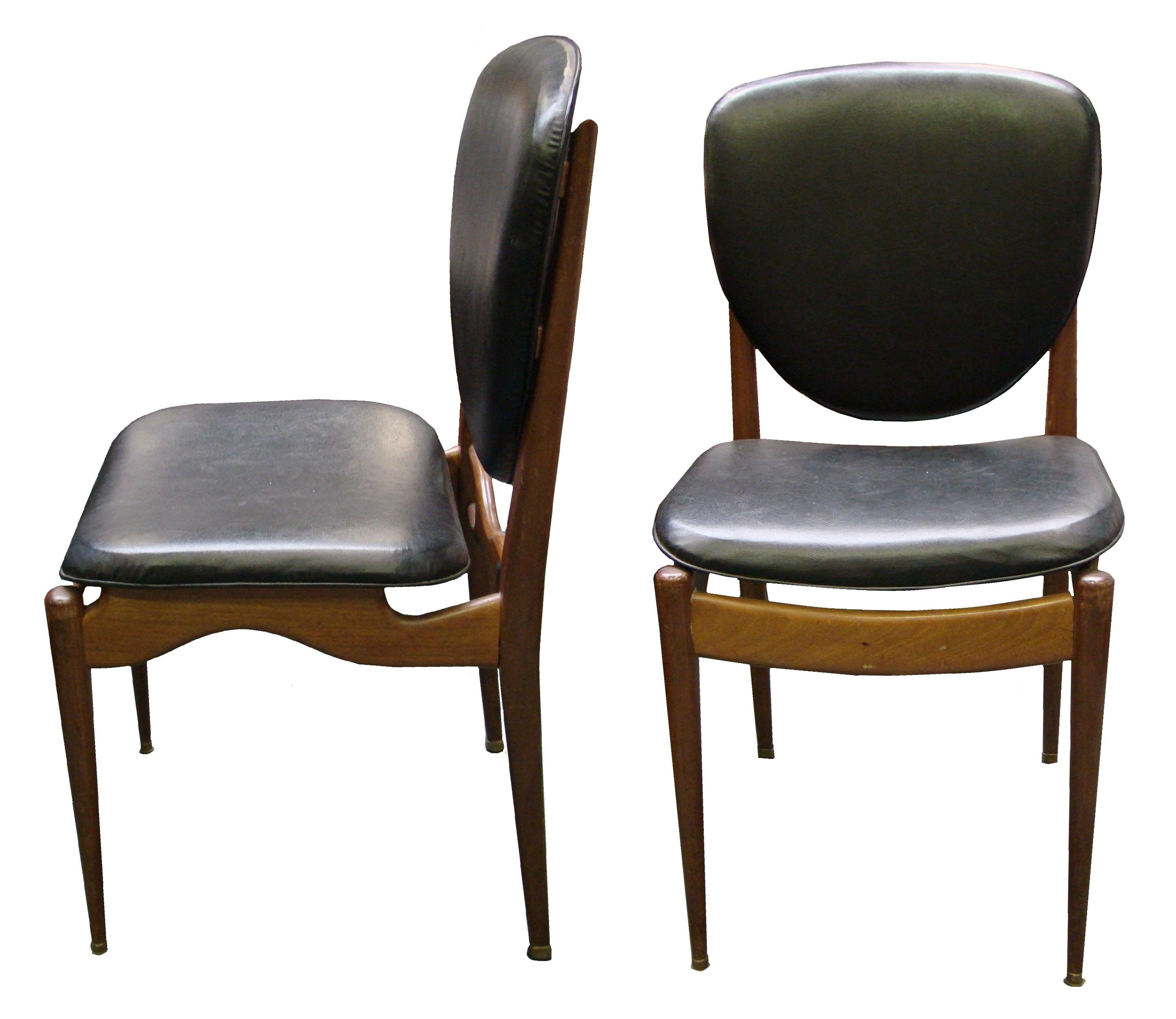 Mid-20th Century Set of 8 Chairs 50° in Leather and Wood, Danish For Sale