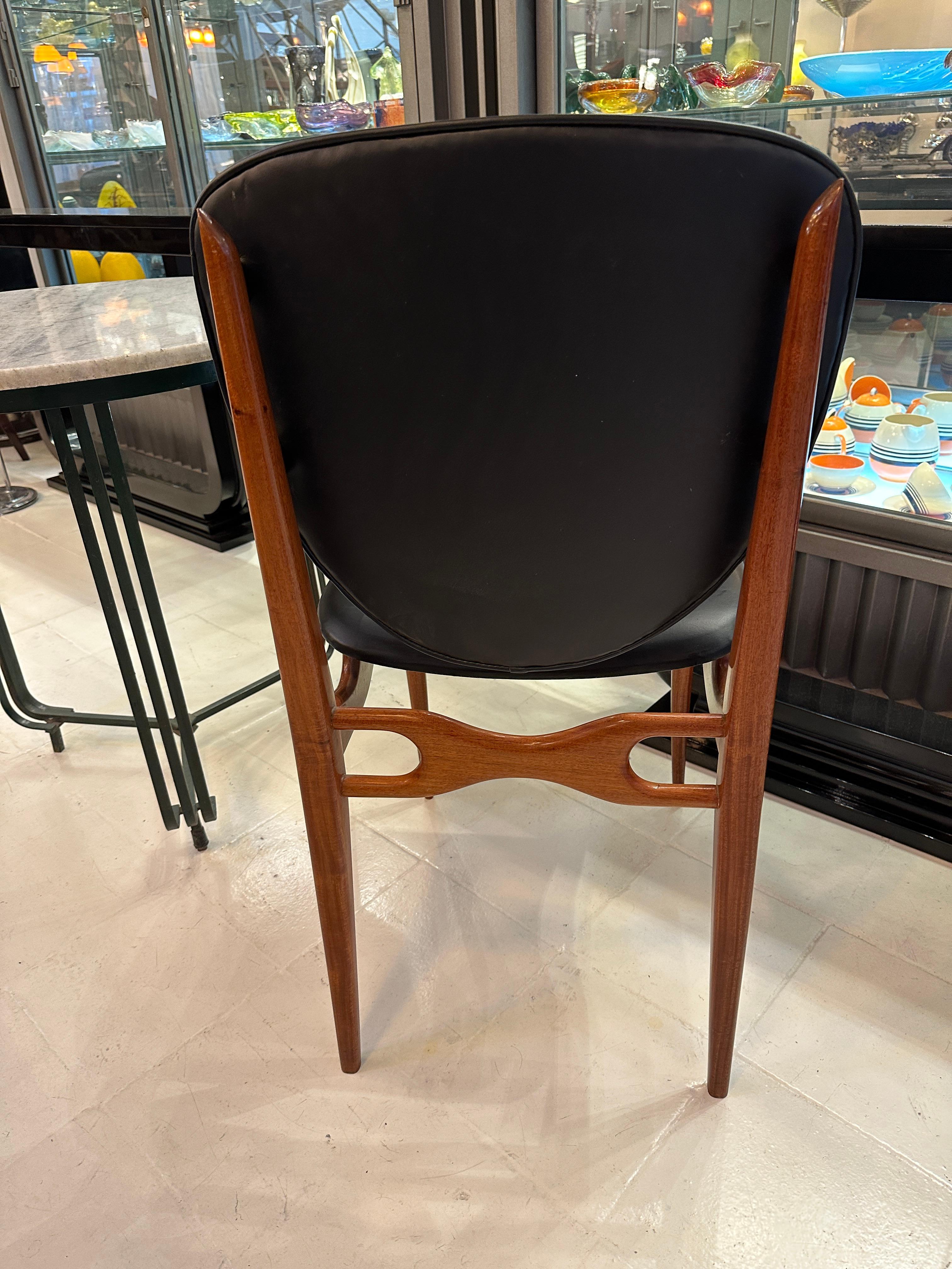 Set of 8 Chairs 50° in Leather and Wood, Danish For Sale 3
