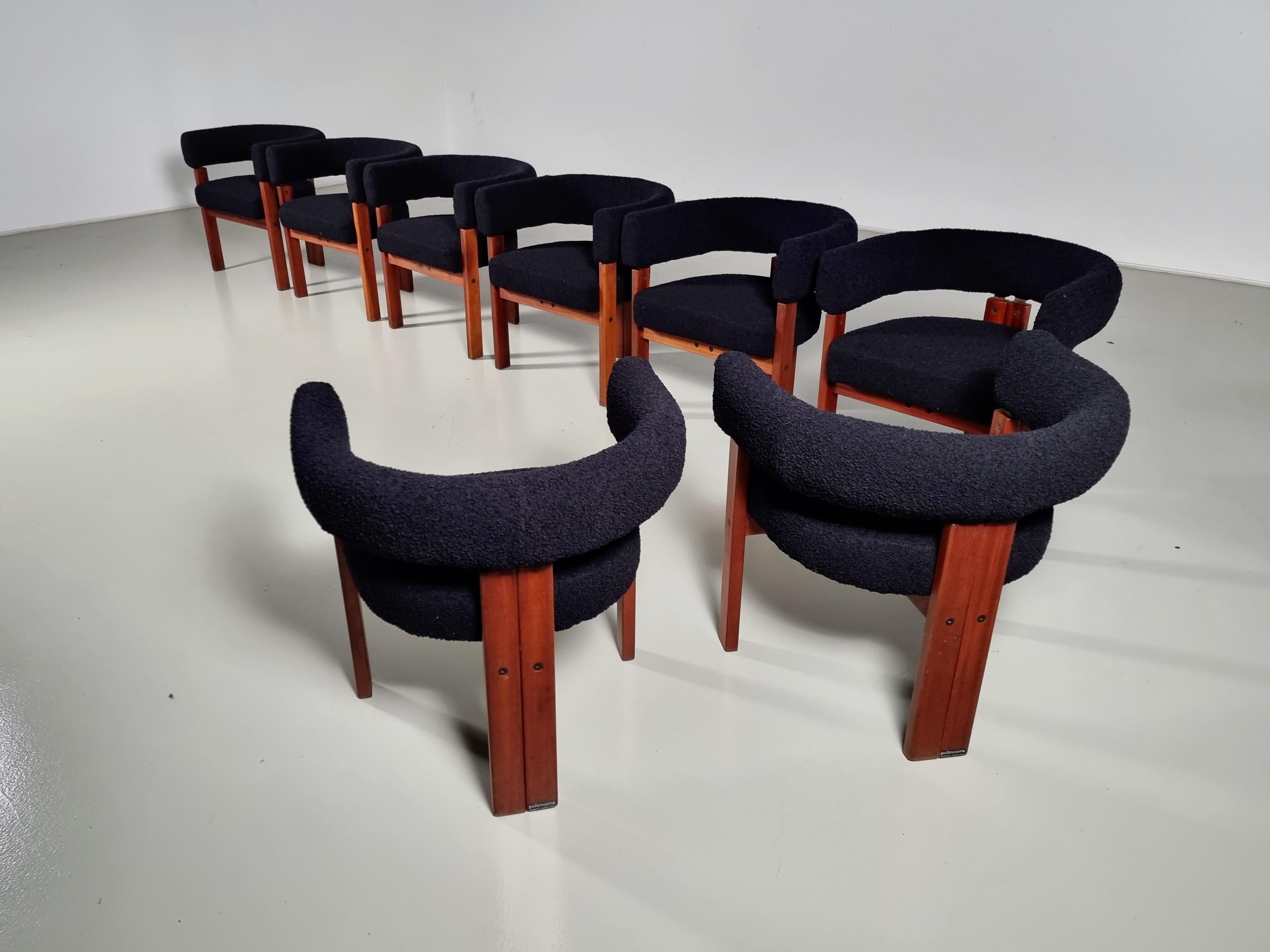 Mid-Century Modern Set of 8 Chairs in teak and black boucle by Ettore Sottsass for Poltronova, 1960 For Sale