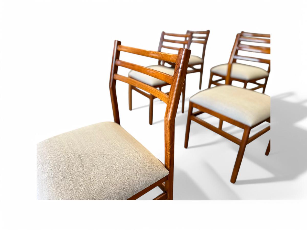 Mid-Century Modern Ensemble de 8 chaises en bois et lin de Caviuna, Alexandre Rapoport, Brésil, années 1960 en vente
