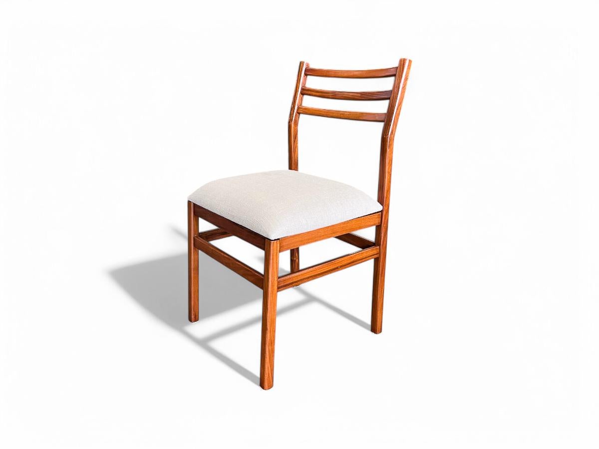 Ensemble de 8 chaises en bois et lin de Caviuna, Alexandre Rapoport, Brésil, années 1960 en vente 1