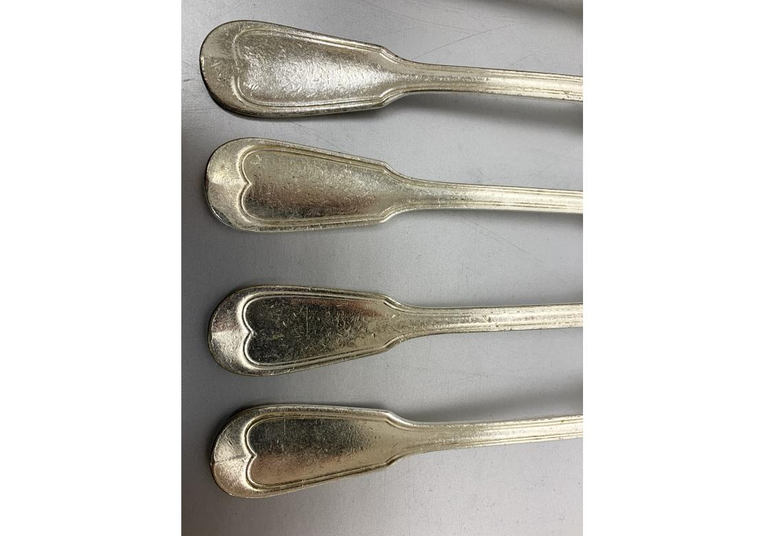 Plaqué argent Set Of 8 Chambly Hotel Silver Dinner Forks From Carlyle Hotel en vente