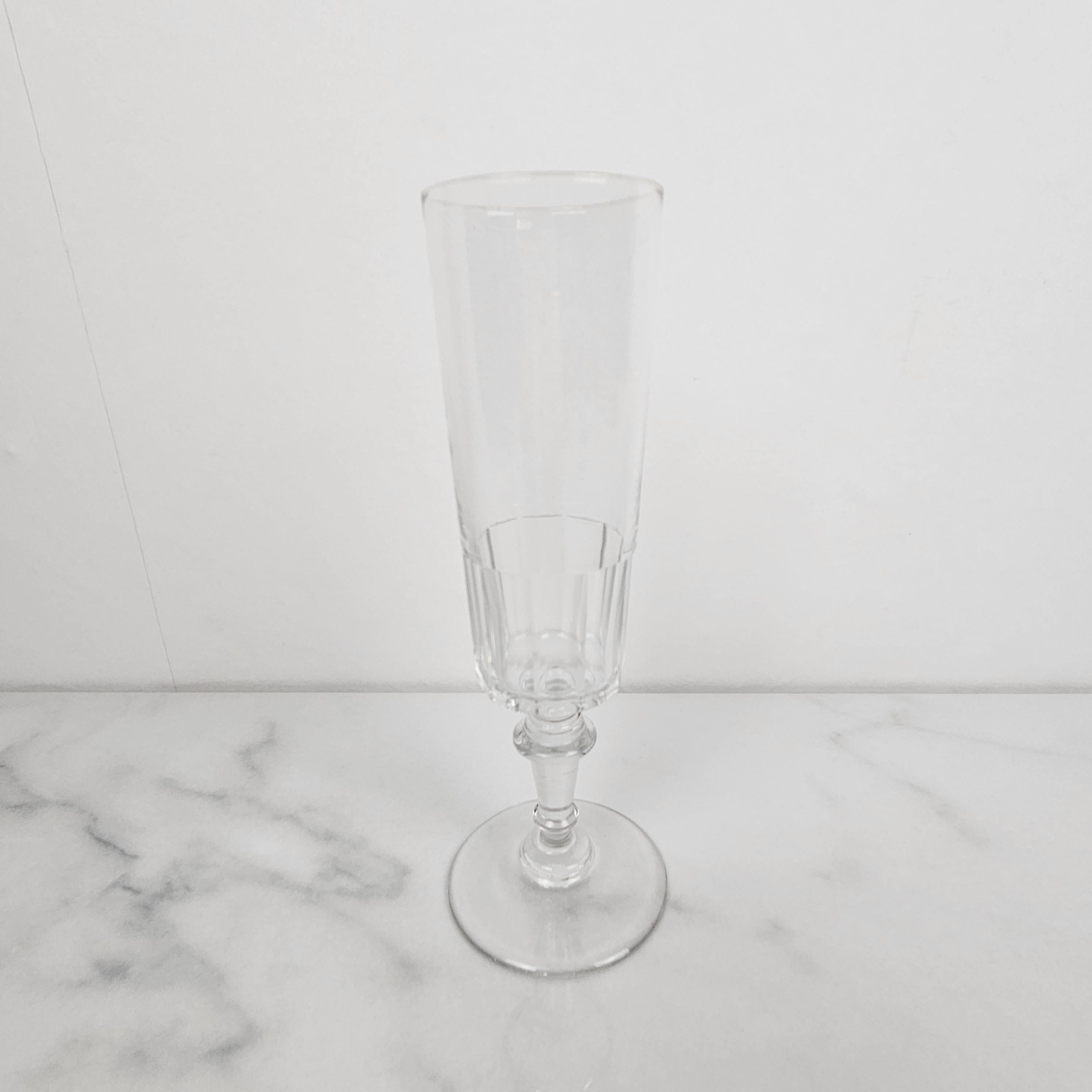 Hand-Crafted Set of 8 Charming French Hand-Blown Champagne Flutes, circa 1880 For Sale