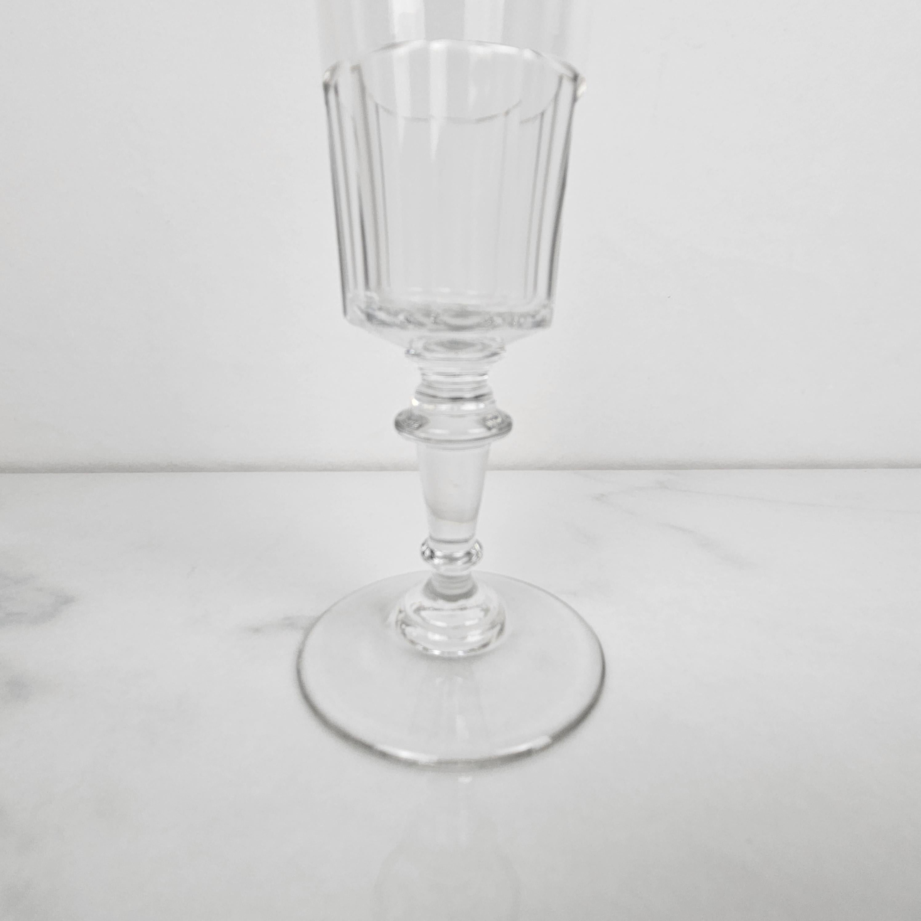Late 19th Century Set of 8 Charming French Hand-Blown Champagne Flutes, circa 1880 For Sale