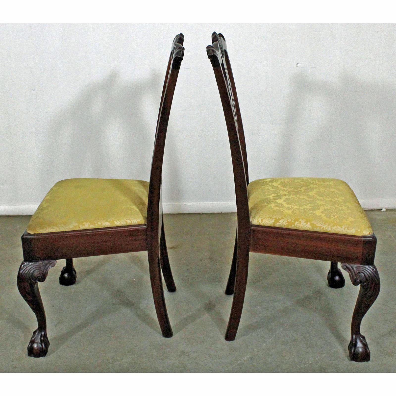 Ensemble de 8 chaises de salle à manger Chippendale en acajou à boules et griffes Bon état à Wilmington, DE