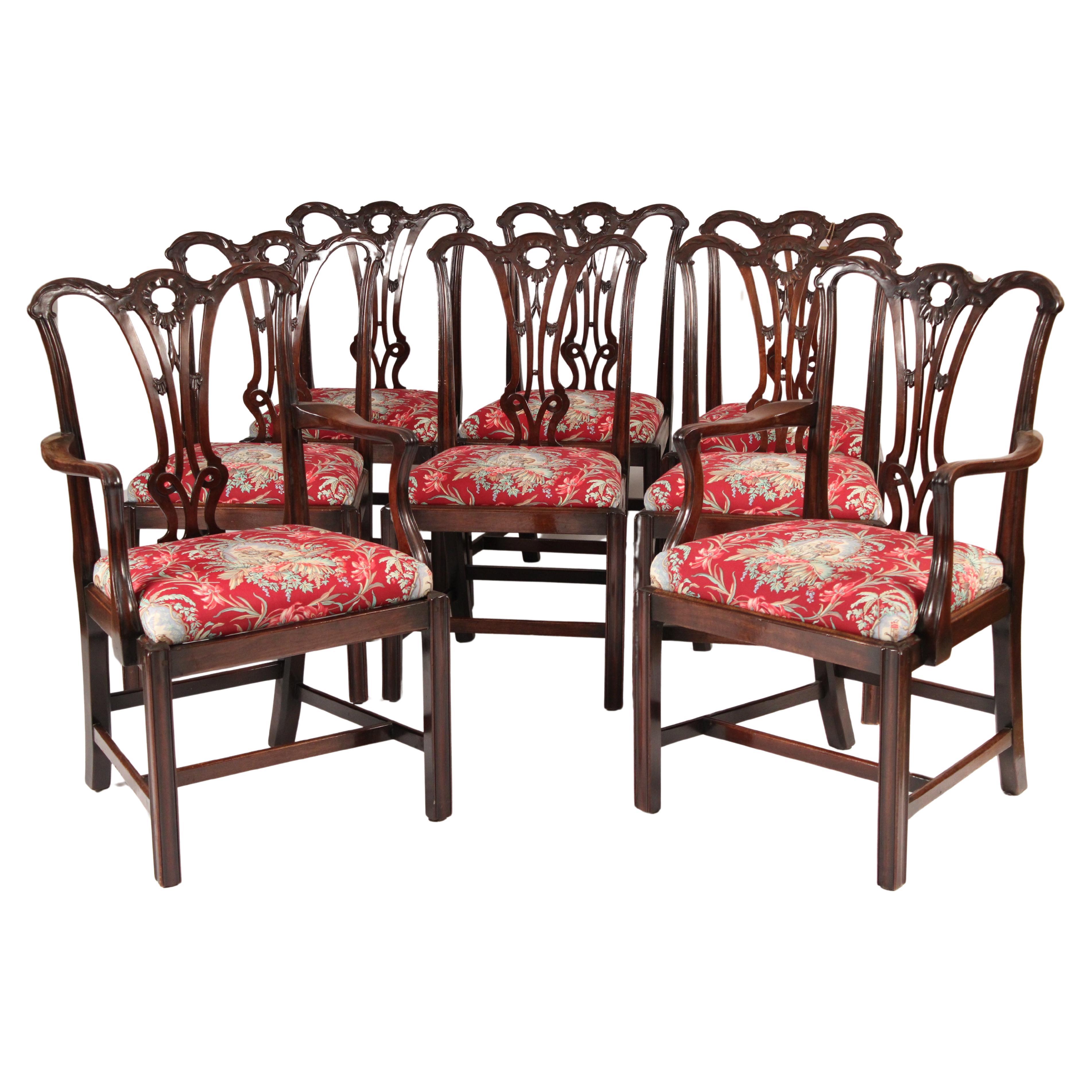 Set of 8 Chippendale style Mahogany Dining Room Chairs For Sale