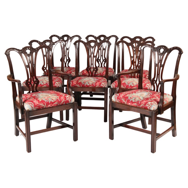Set of Chippendale style Mahogany Dining Room Chairs For Sale at