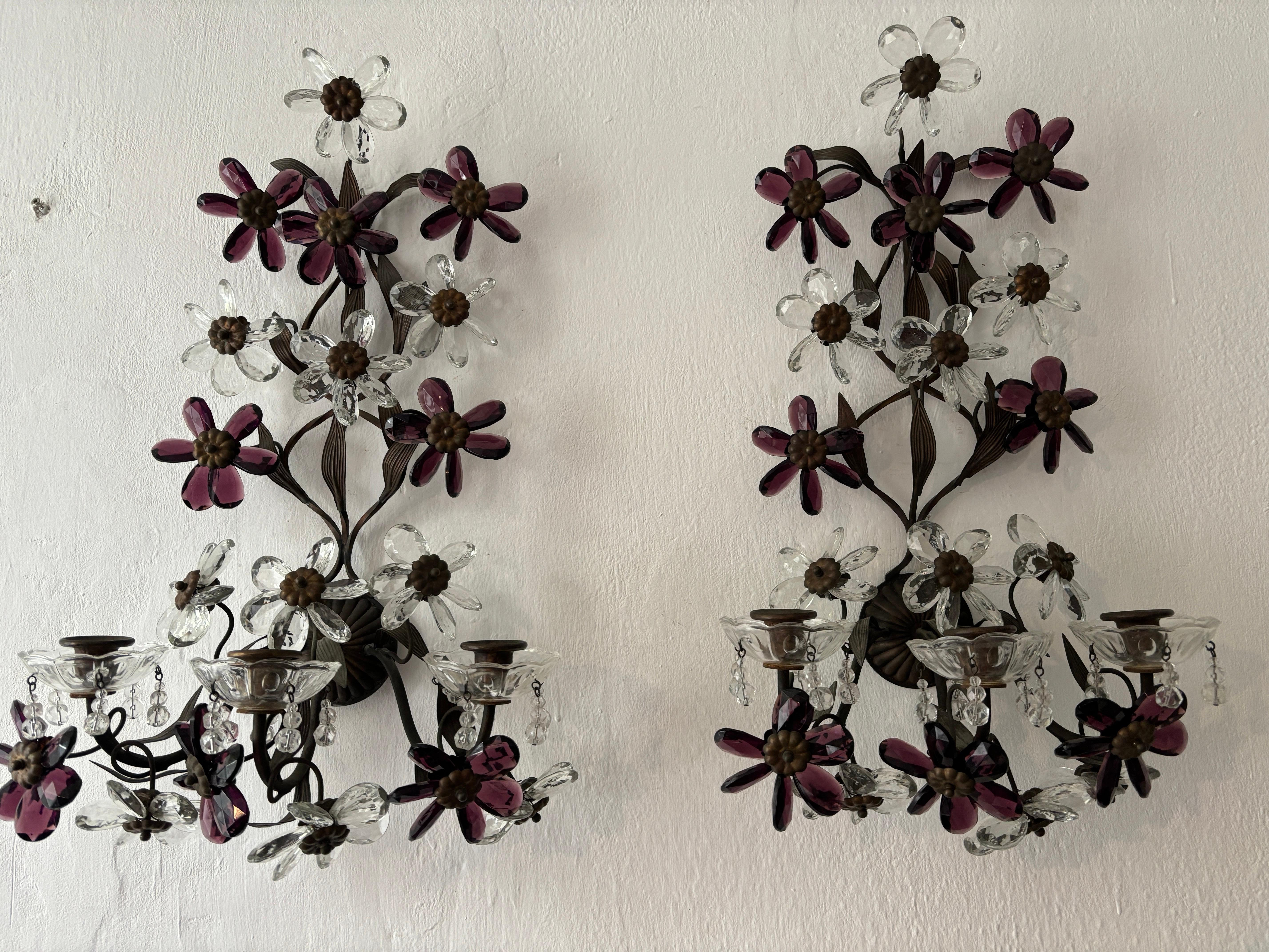 Set of 8 Clear & Amethyst Flower Maison Baguès Crystal Flower Sconces Signed In Good Condition For Sale In Firenze, Toscana