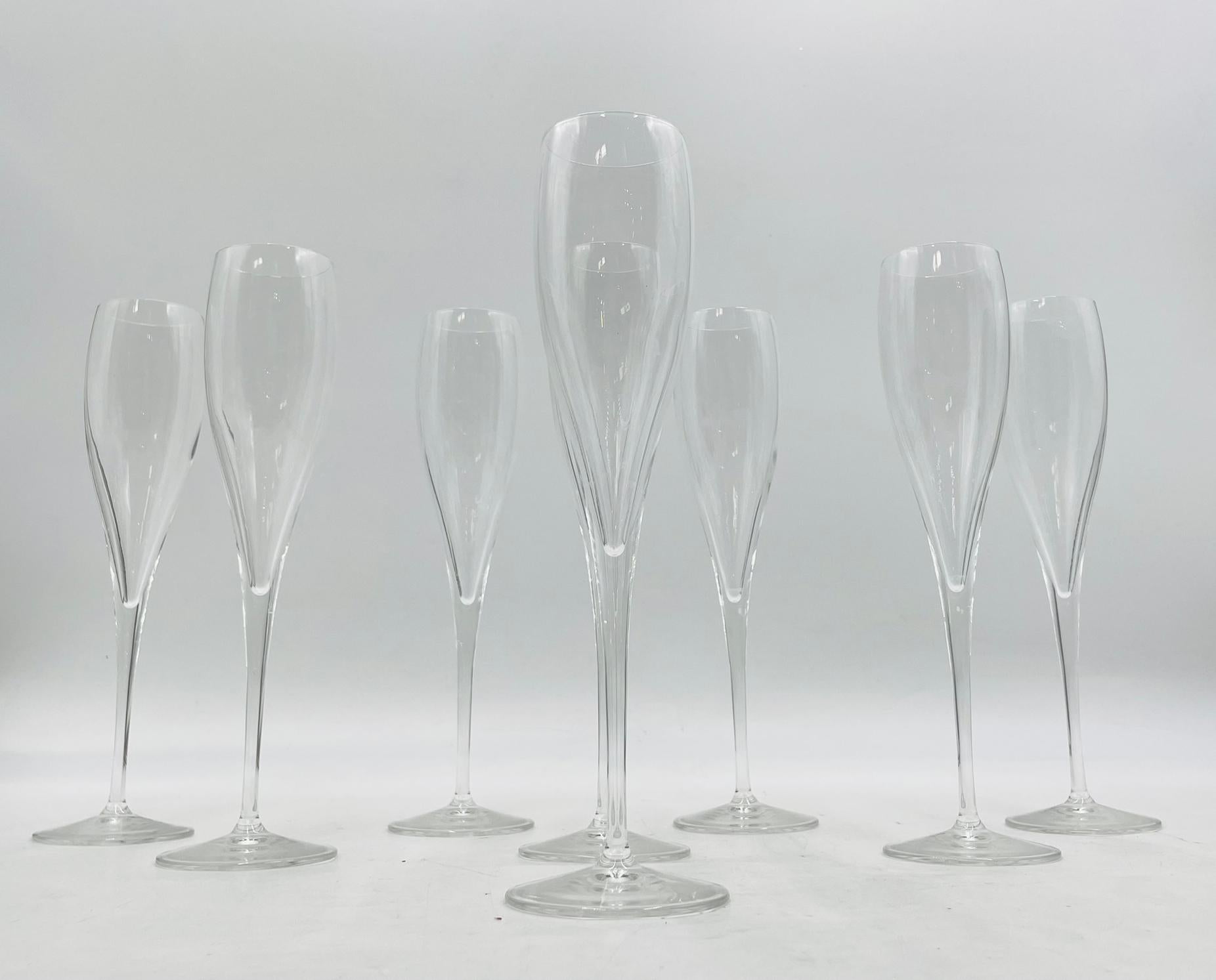 French Set of 8 Clear Crystal Champagne Flutes by Le Creuset, France For Sale