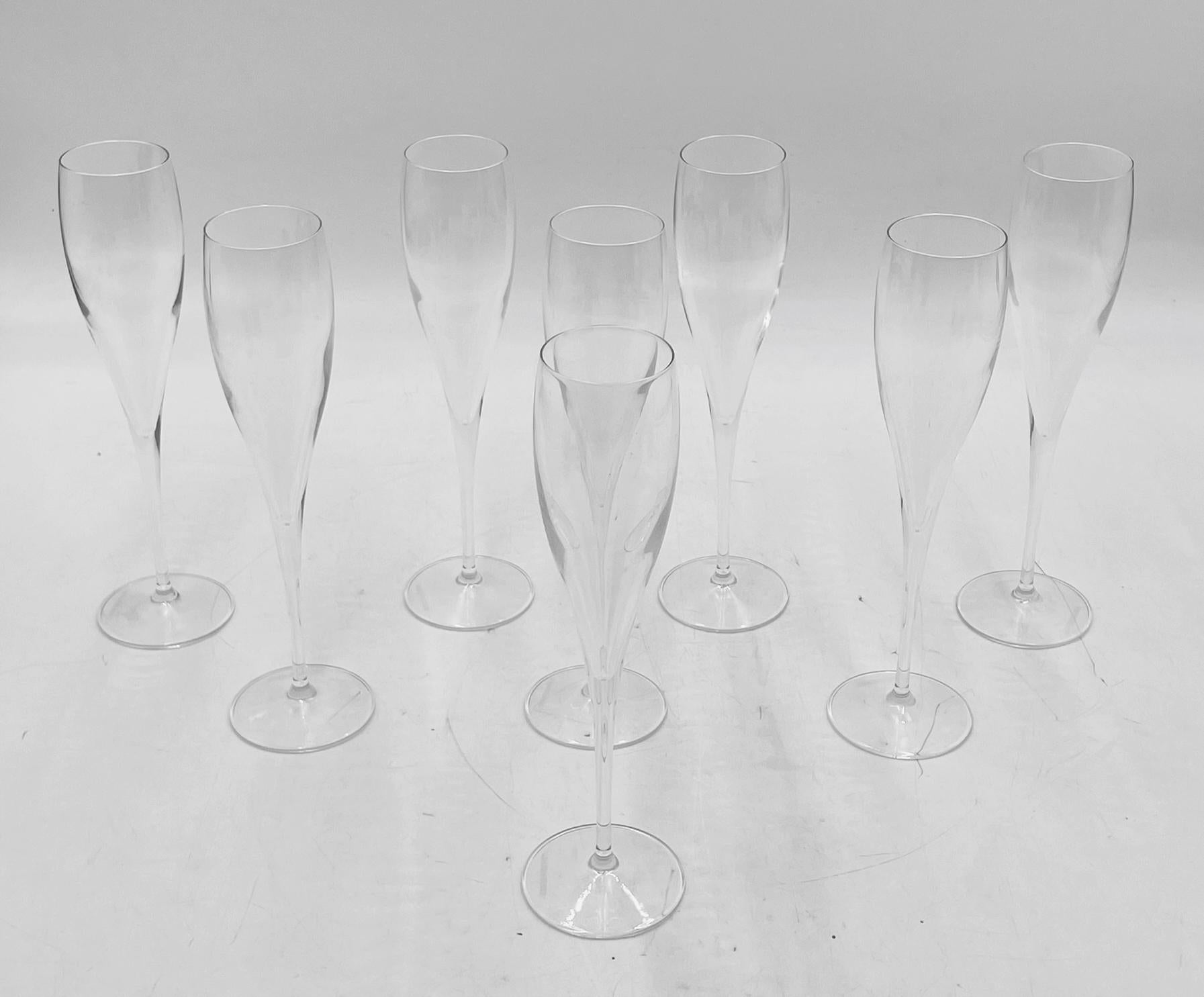 Hand-Crafted Set of 8 Clear Crystal Champagne Flutes by Le Creuset, France For Sale