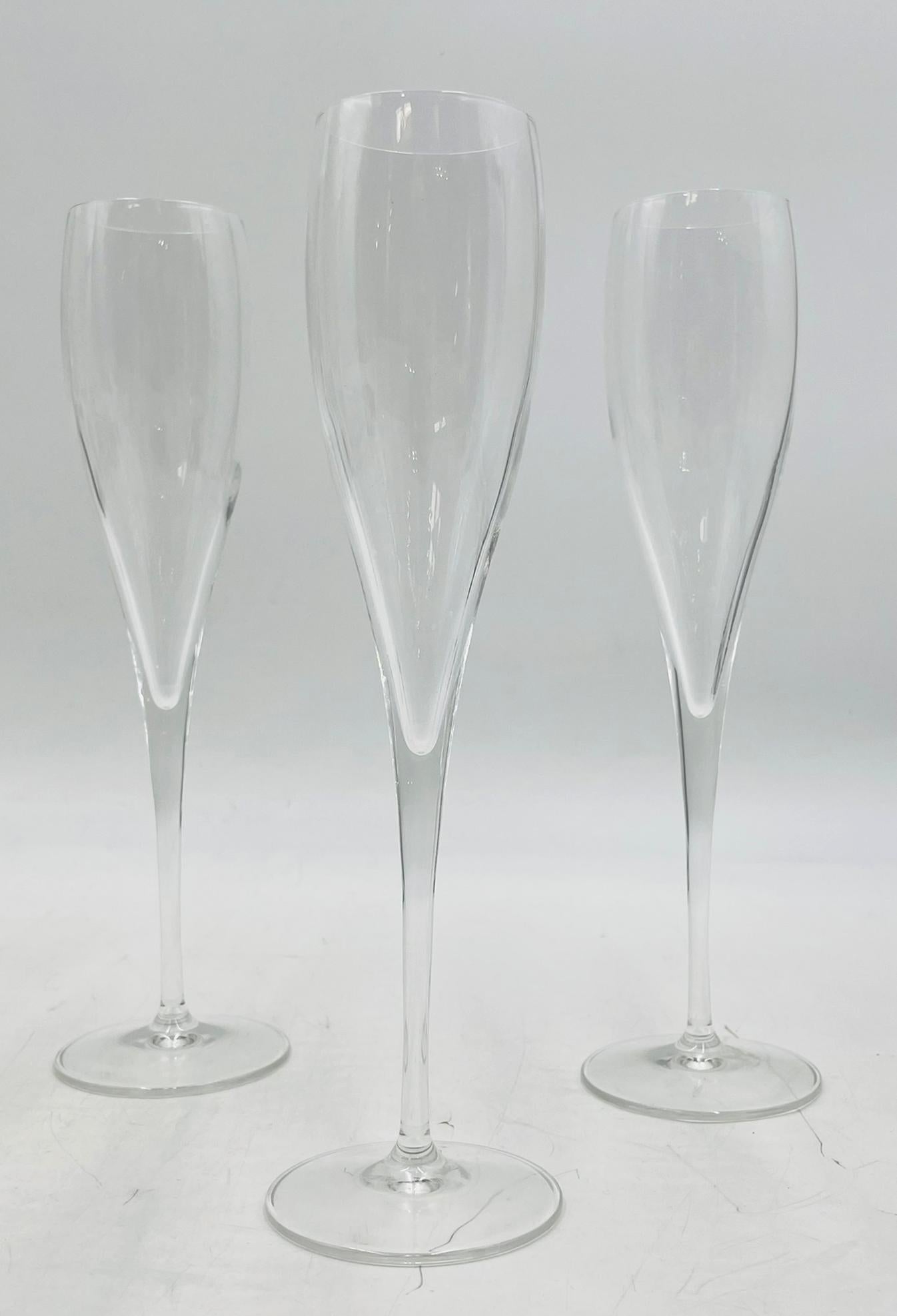 Set of 8 Clear Crystal Champagne Flutes by Le Creuset, France For Sale 2