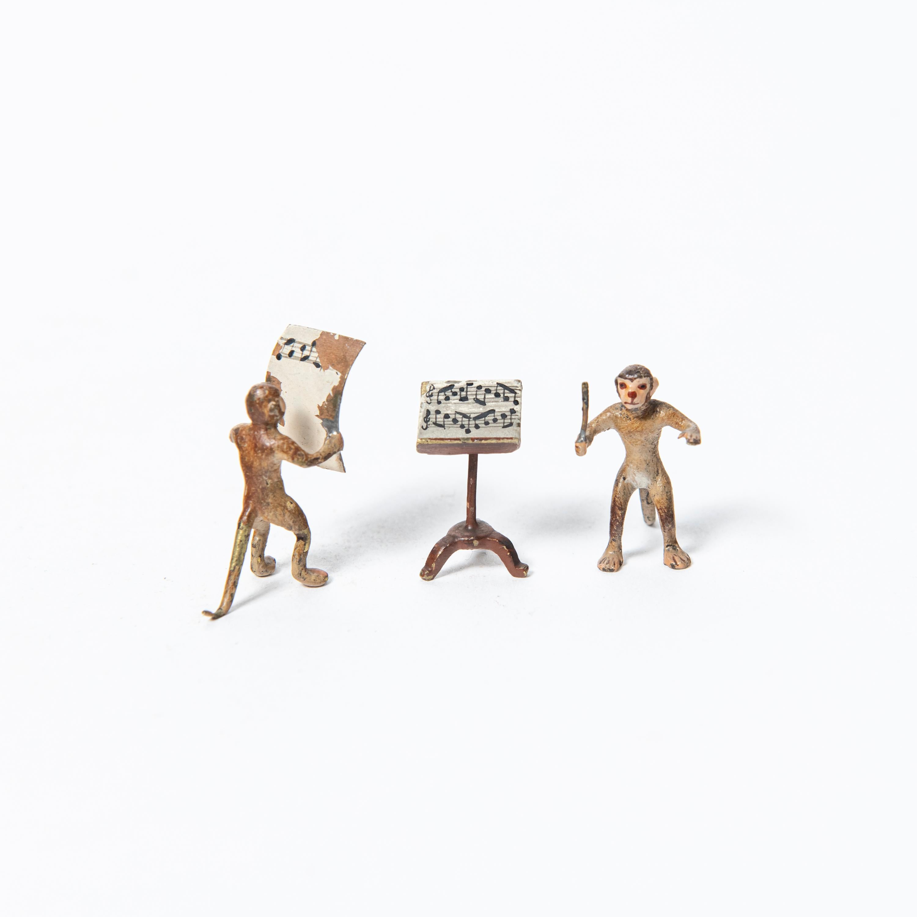 Austrian Set of 8 Cold-painted bronze monkeys band sculpture attributed to Franz Bergmann For Sale