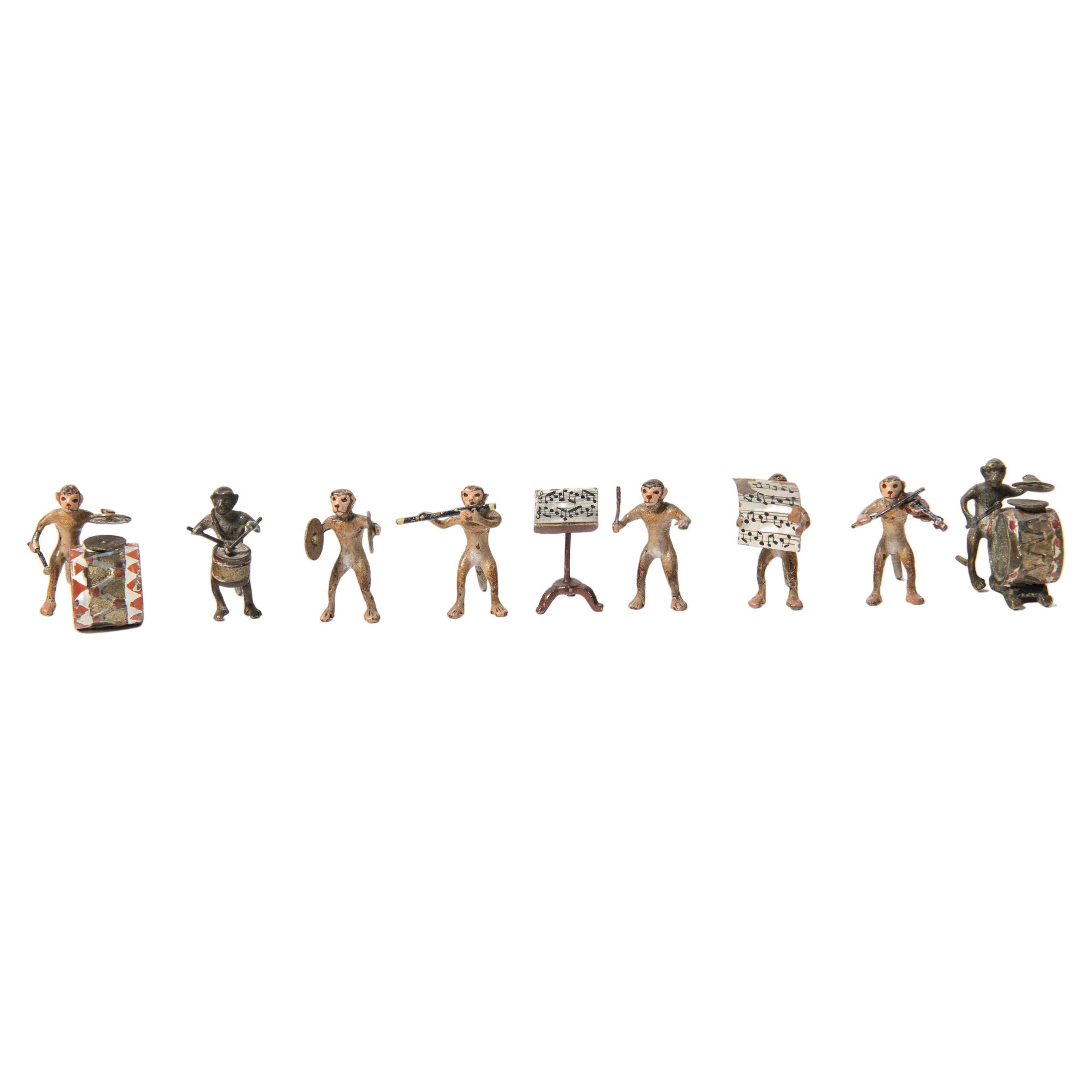Set von 8 kalt bemalten Affenbandskulpturen aus Bronze, Franz Bergmann zugeschrieben im Angebot
