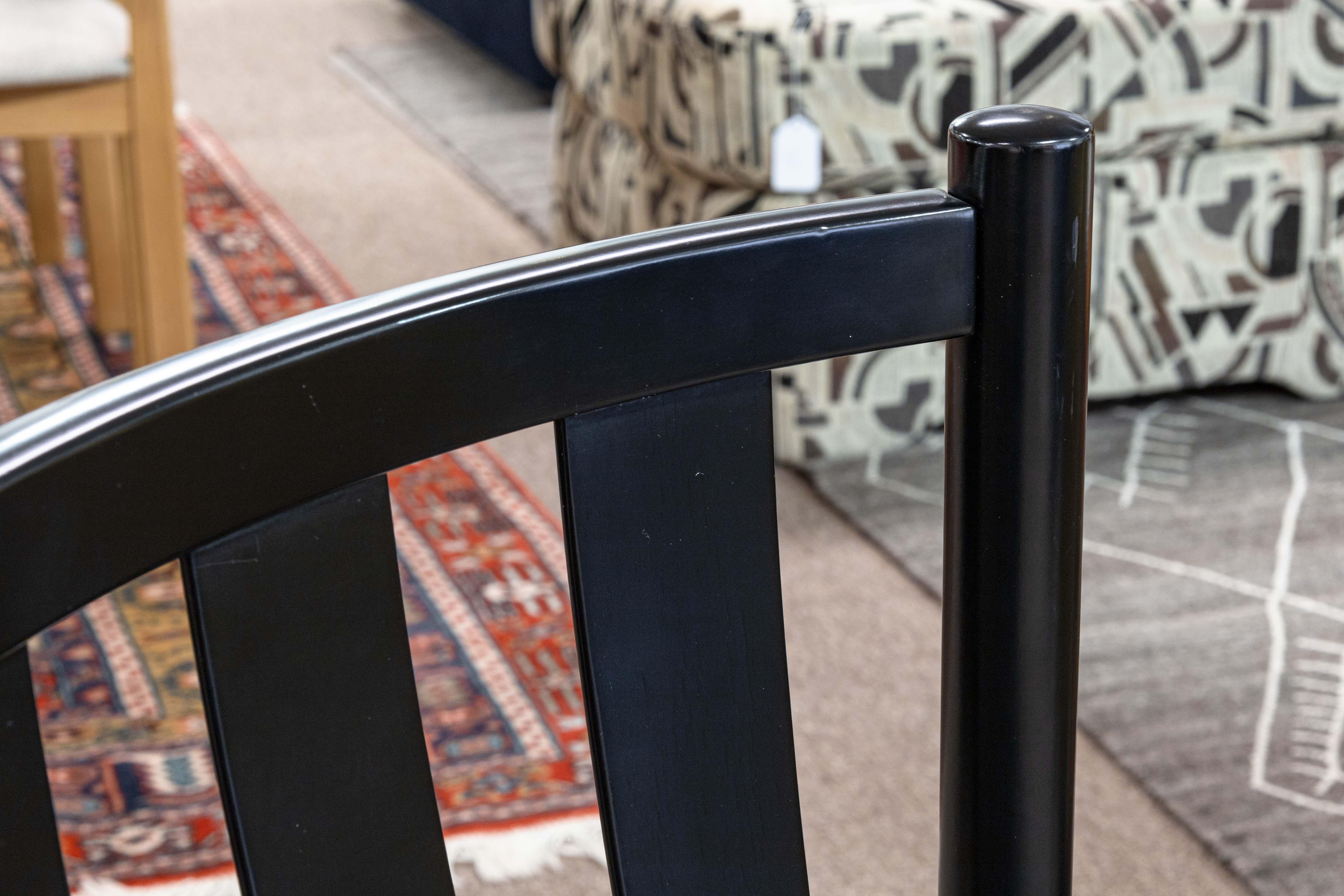Satz von 8 Collaudo für Stendig Esszimmerstühlen mit schwarz lackierter Lattenrostlehne, hergestellt in Italien im Zustand „Gut“ im Angebot in Keego Harbor, MI