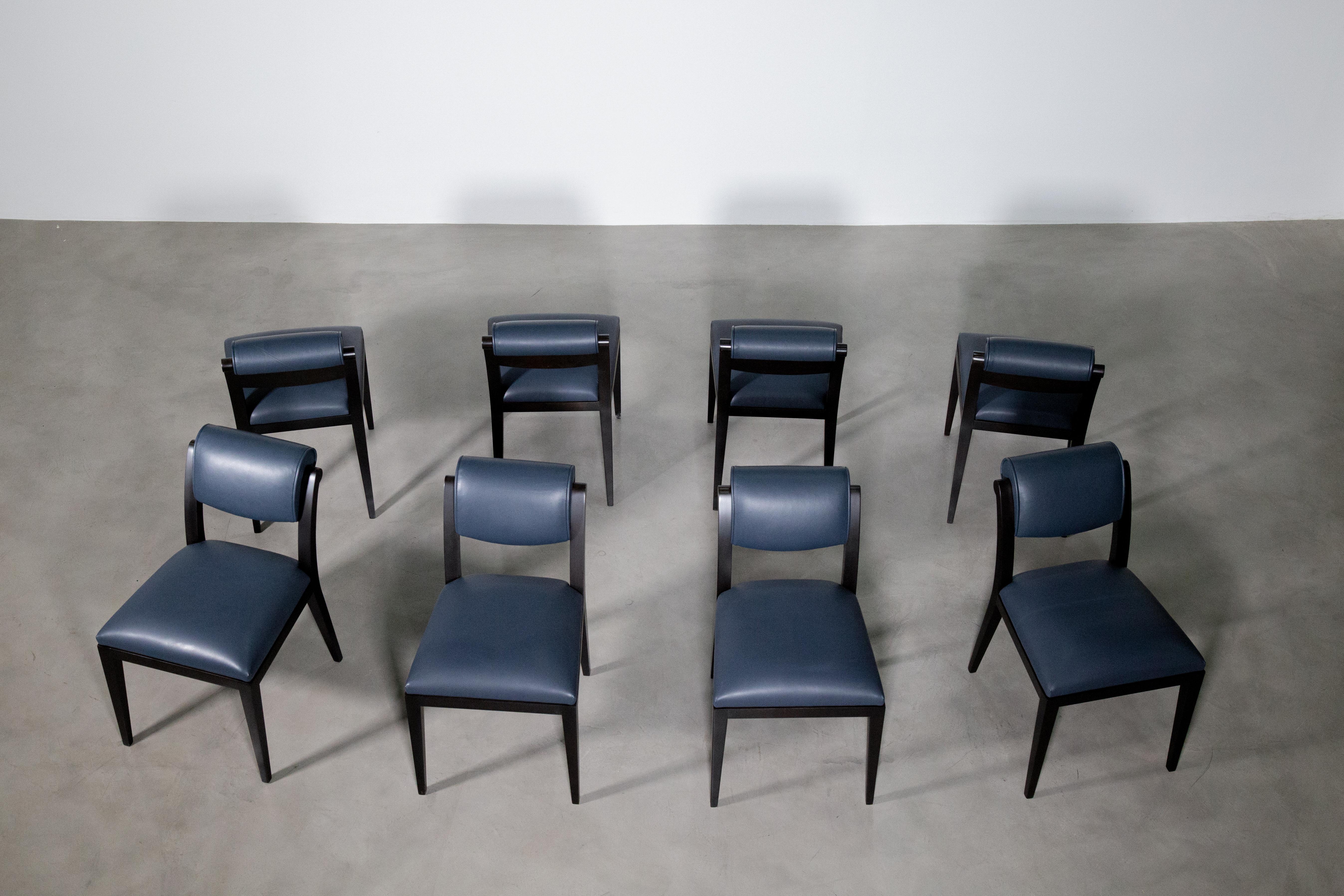 Argentin Ensemble de 8 chaises de salle à manger en cuir de style Art Déco contemporain, Gianni par Costantini en vente