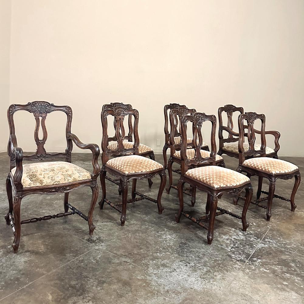 Satz von 8 gepolsterten französischen Esszimmerstühlen im Landhausstil mit 2 Sesseln (Louis XV.) im Angebot