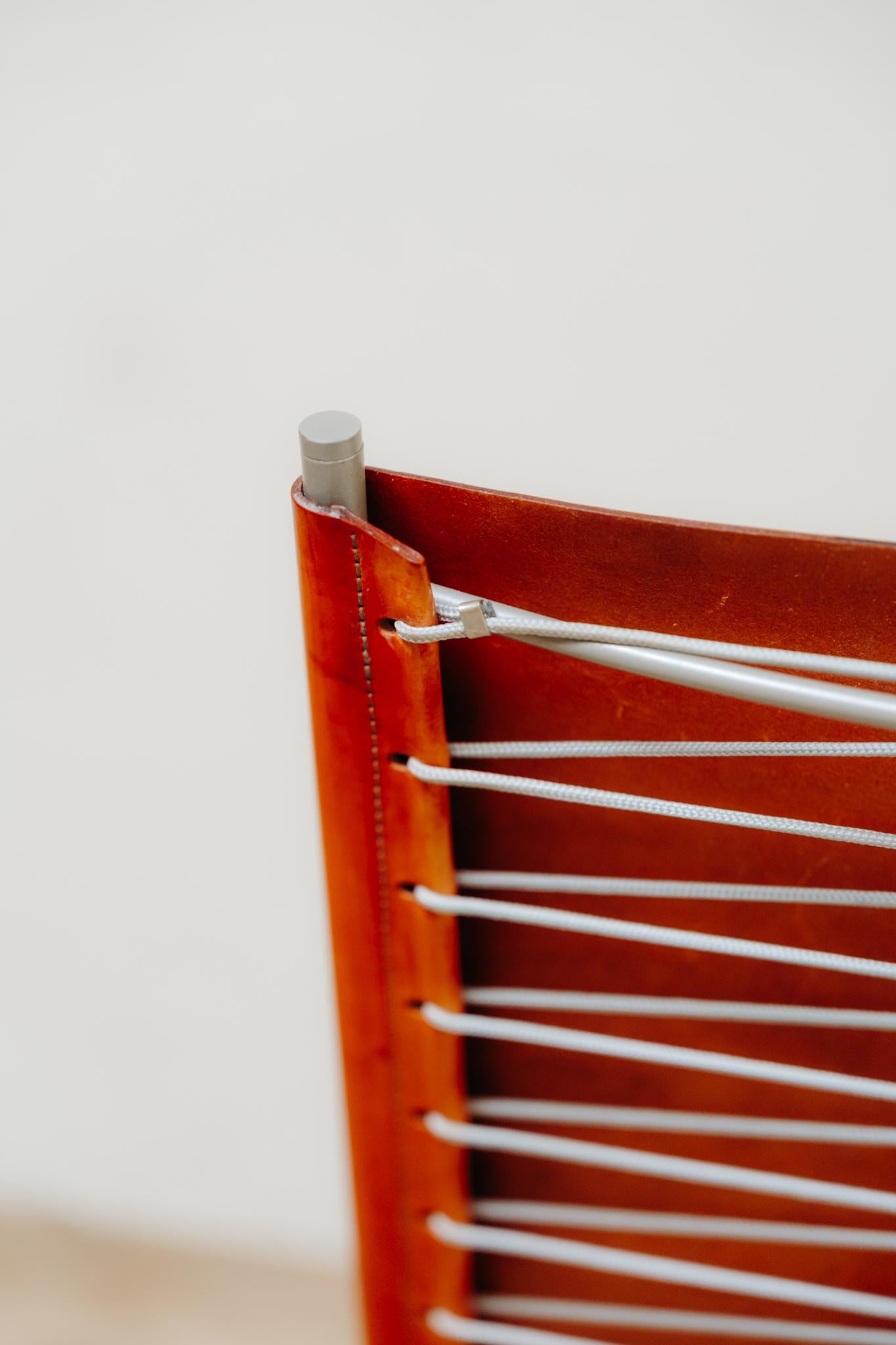 8 stühle mit gekreuzten beinen aus rotem leder von Fabian Van Severen im Angebot 6