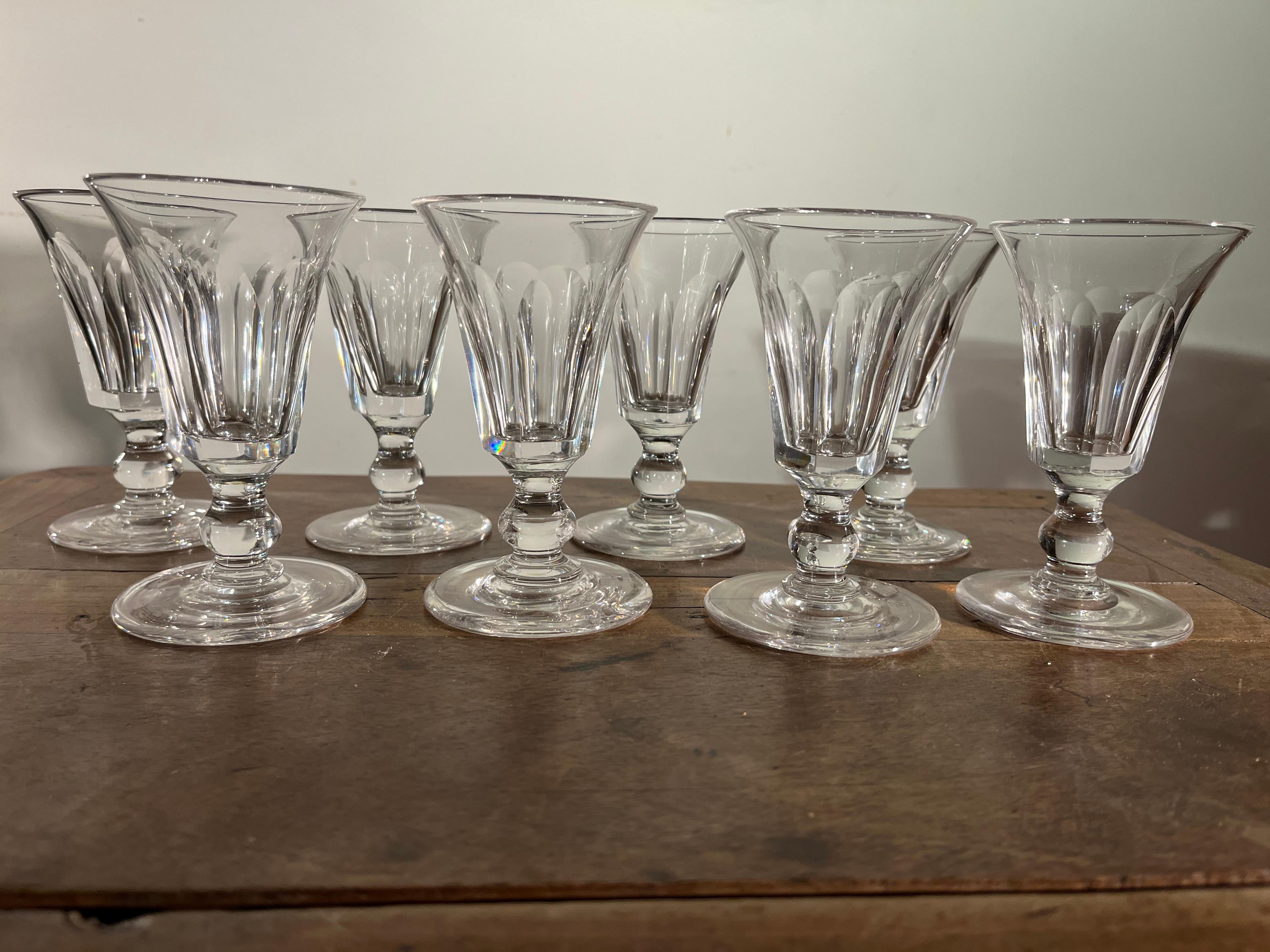 Ensemble de 8 verres à cherry en cristal, Saint-Louis Excellent état - En vente à Doylestown, PA