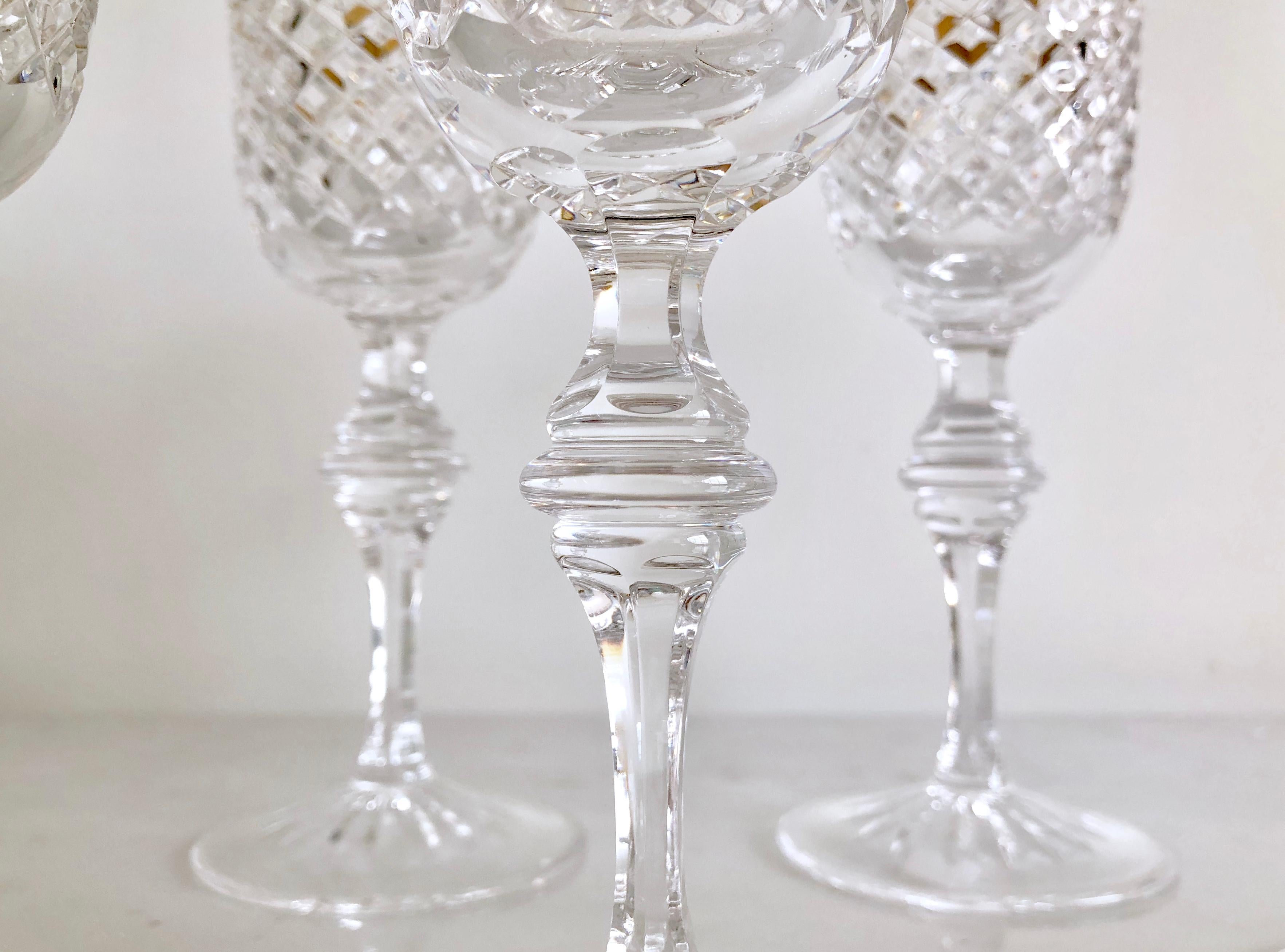 Set of 8 beautiful crystal wine glasses series 