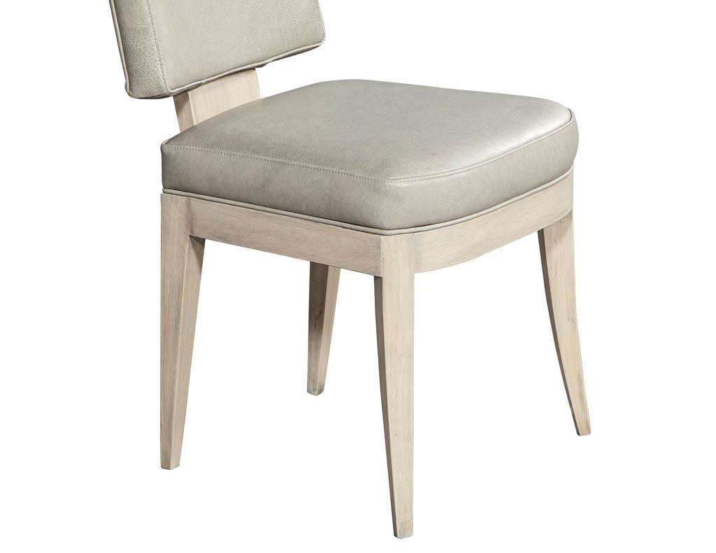 Set di 8 sedie da pranzo moderne in pelle personalizzate con finitura lavata in vendita 4