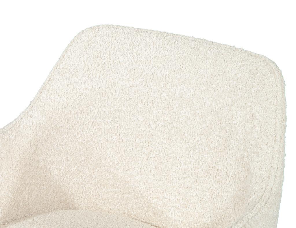 Set of 8 Custom Reece Dining Chairs in Boucle Fabric by Carrocel in vendita 3