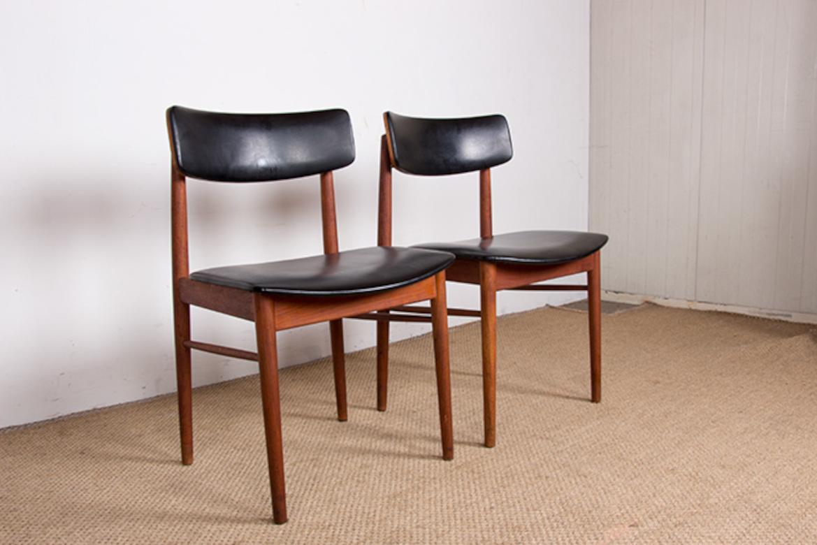 Set di 8 sedie danesi in teak, similpelle nera e ottone, Sven Chrobat/Sax. in vendita 10