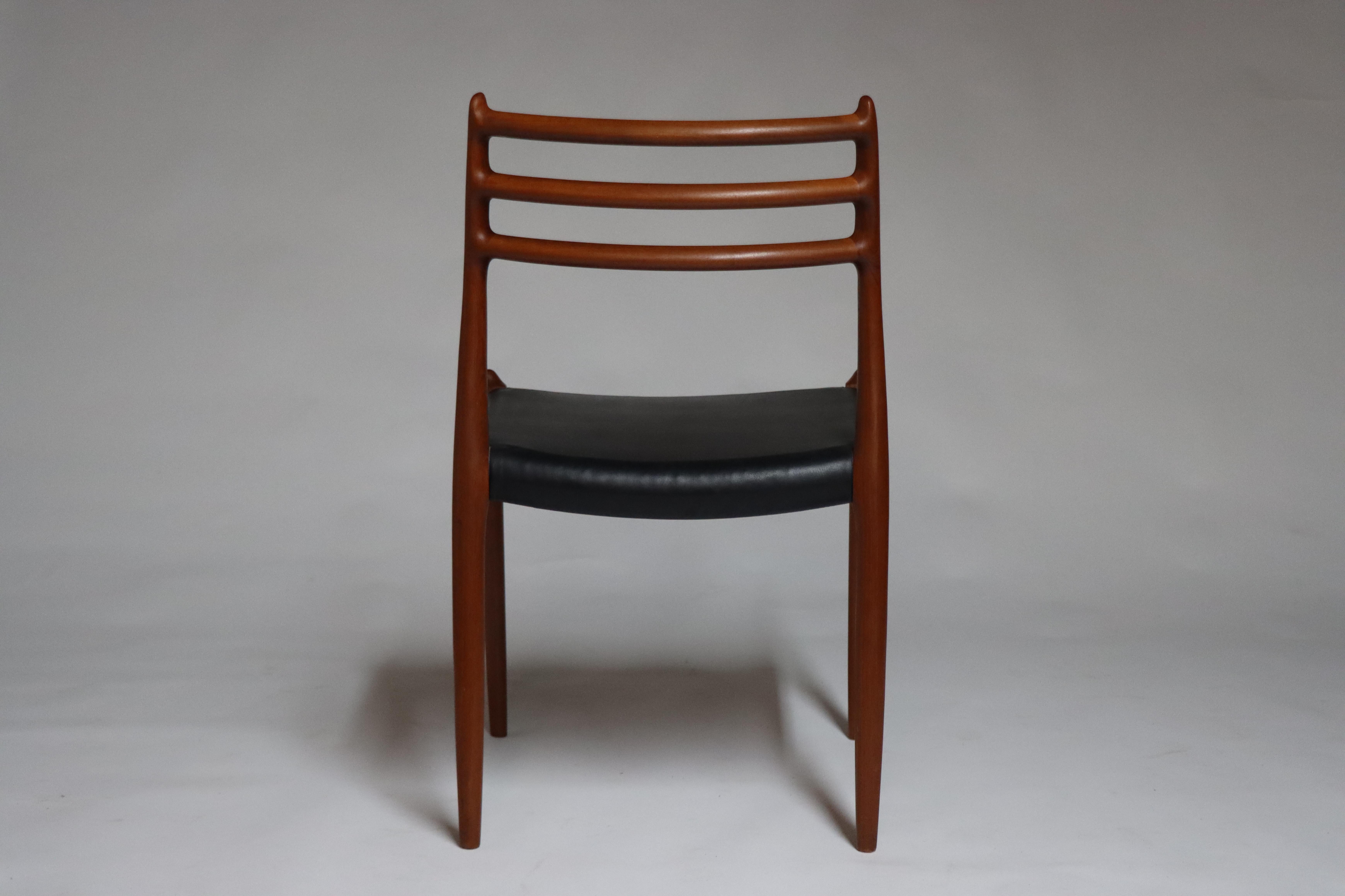 Ensemble de 8 chaises de salle à manger danoises par Neils O. Møller, modèle 78 en teck, milieu de siècle en vente 4