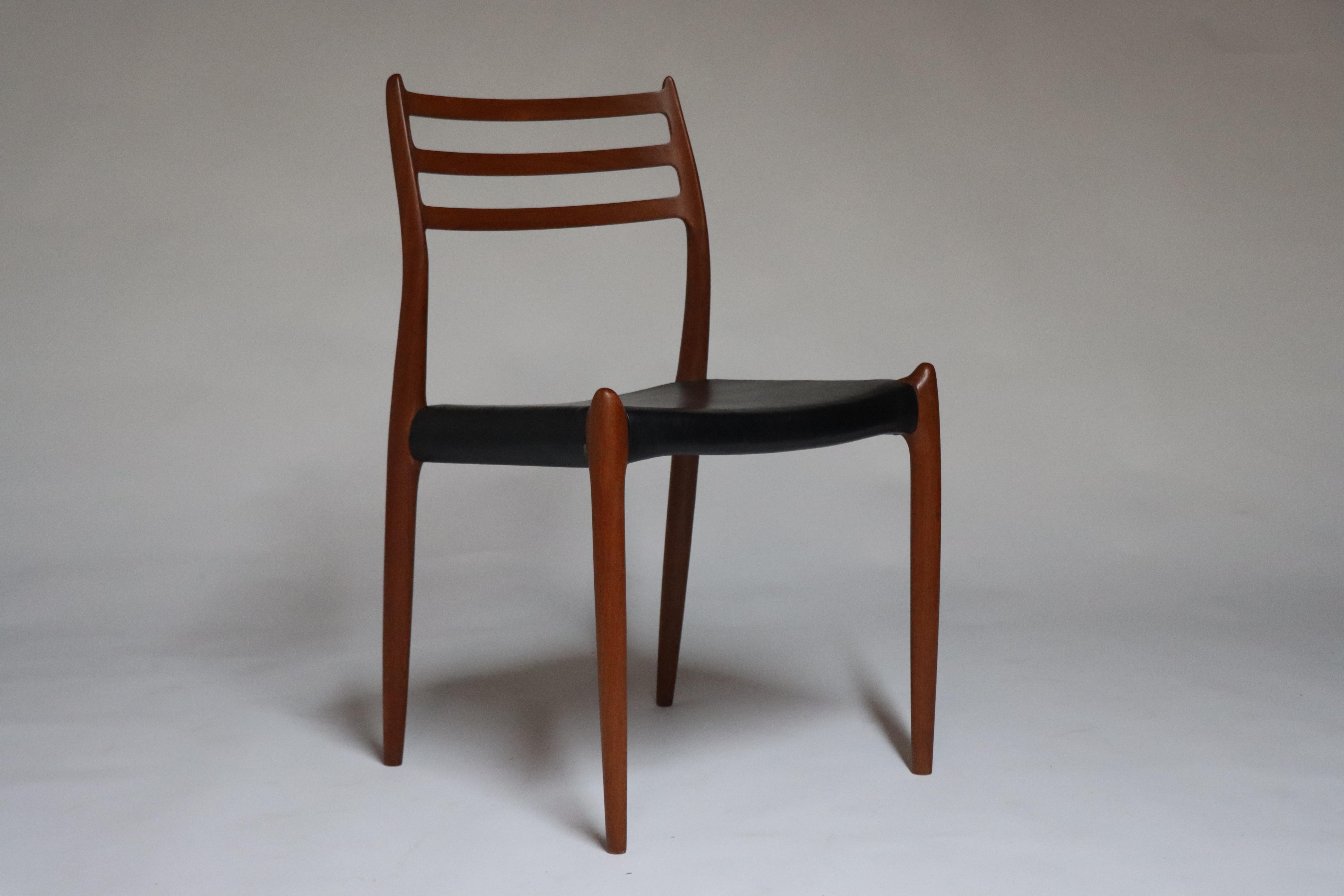Ensemble de 8 chaises de salle à manger danoises par Neils O. Møller, modèle 78 en teck, milieu de siècle en vente 10