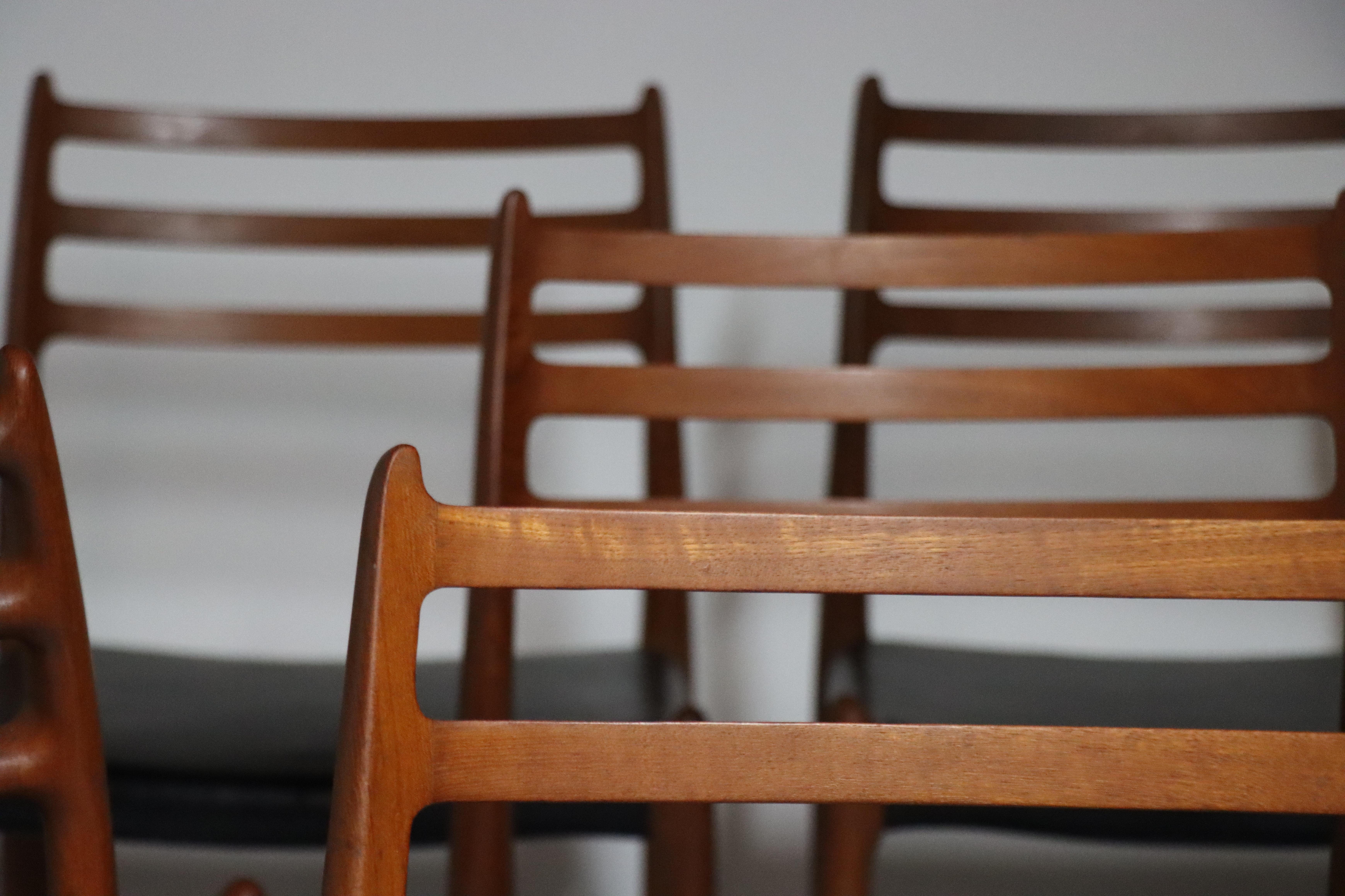 Fait main Ensemble de 8 chaises de salle à manger danoises par Neils O. Møller, modèle 78 en teck, milieu de siècle en vente