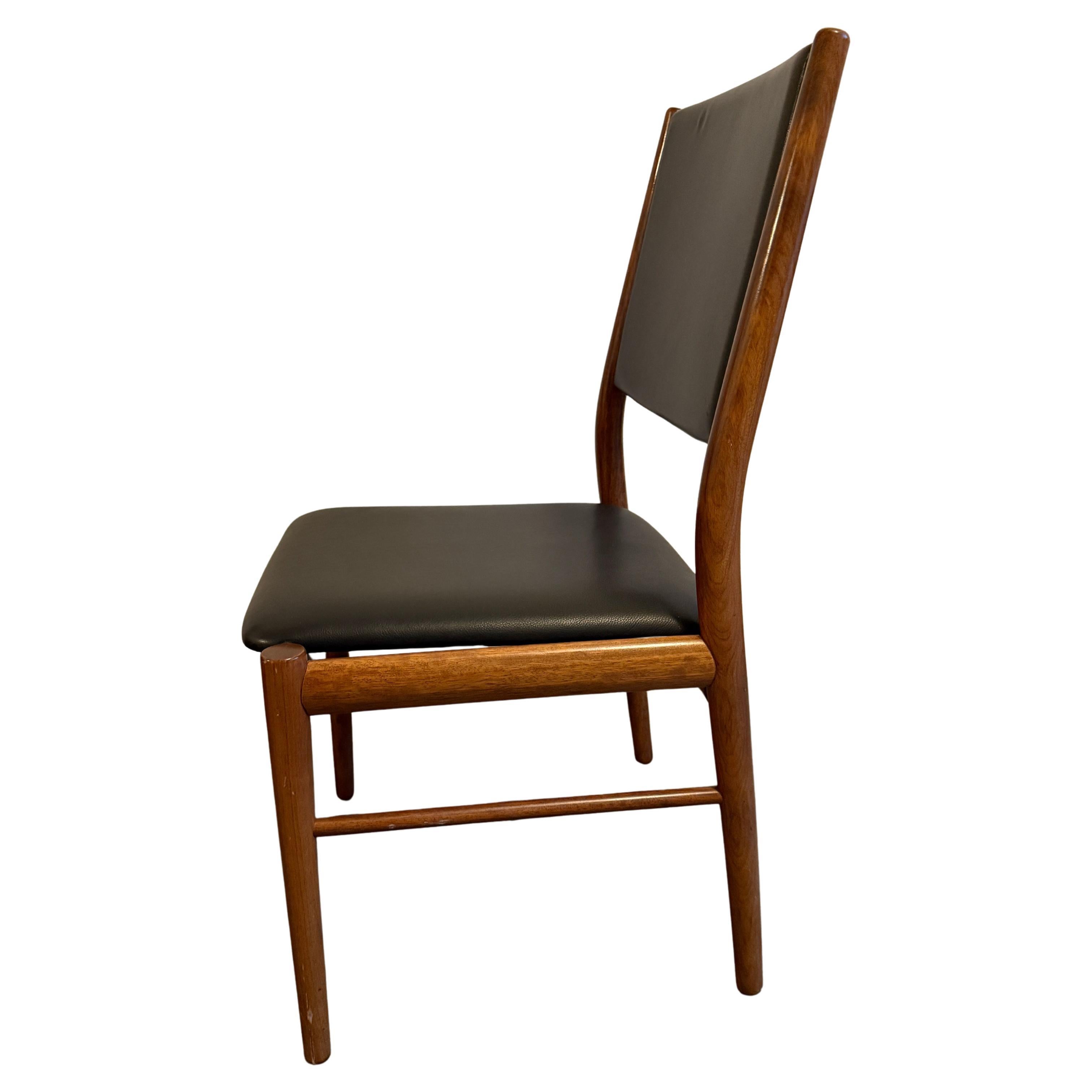 Scandinavian Modern Set of 8 danish modern black leather rosewood dining chairs