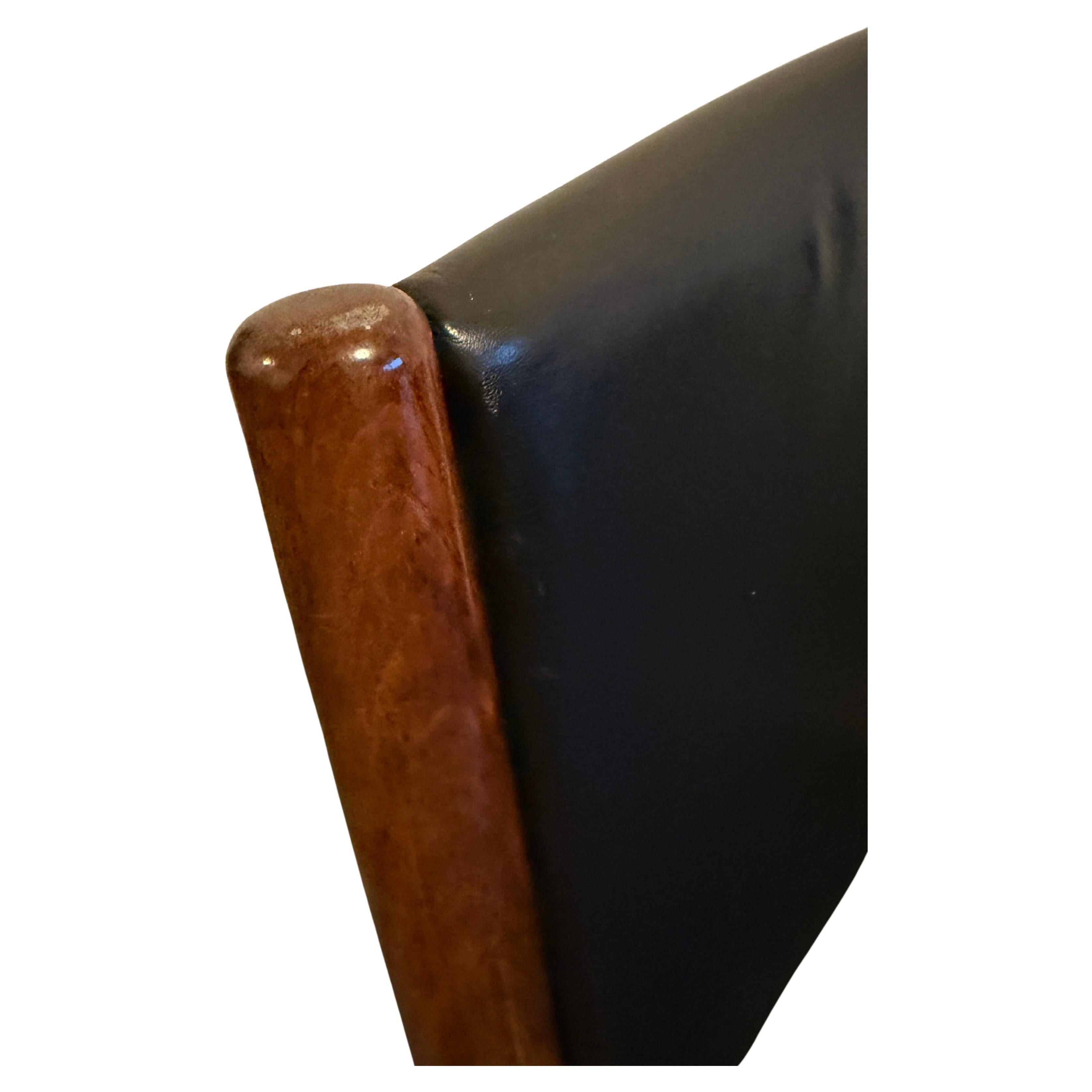 Pelle Set di 8 sedie da pranzo moderne danesi in pelle nera e palissandro in vendita