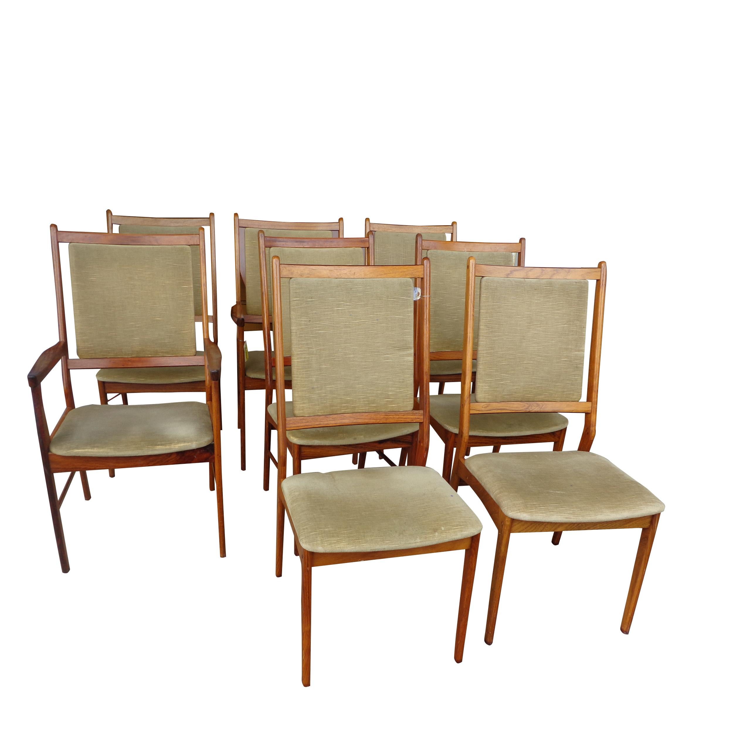 Set of 8 Danish Modern Spottrup dining chairs

Set of eight chairs manufactured in Denmark by Spottrup, during the 1960s. Each chair features a rosewood frame with a high back. 

Each Chair is stamped with Made in Denmark Spottrup. Set of two