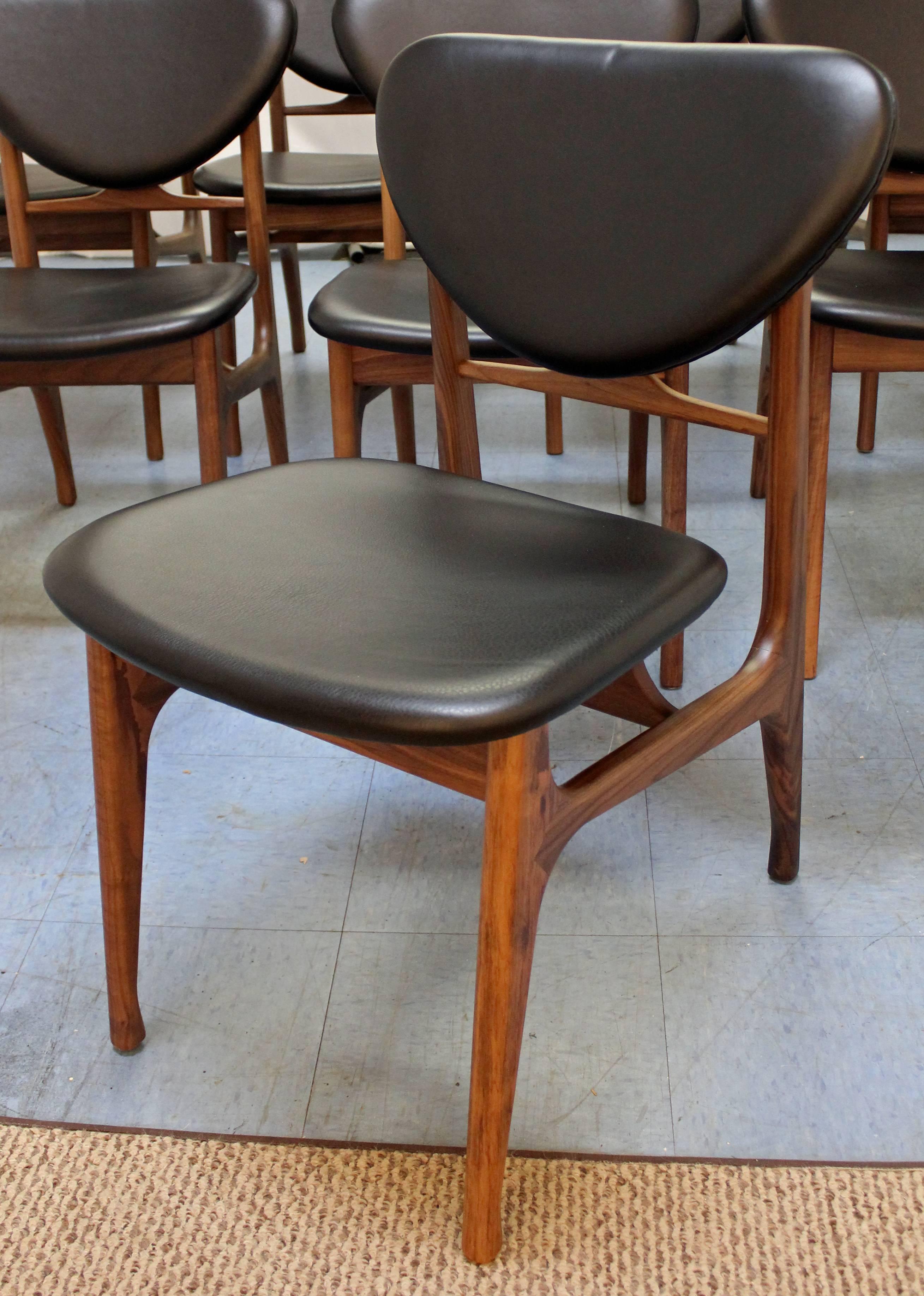 Set of Eight Danish Modern Vodder Style Walnut Floating Seat Dining Chairs In Excellent Condition In Wilmington, DE