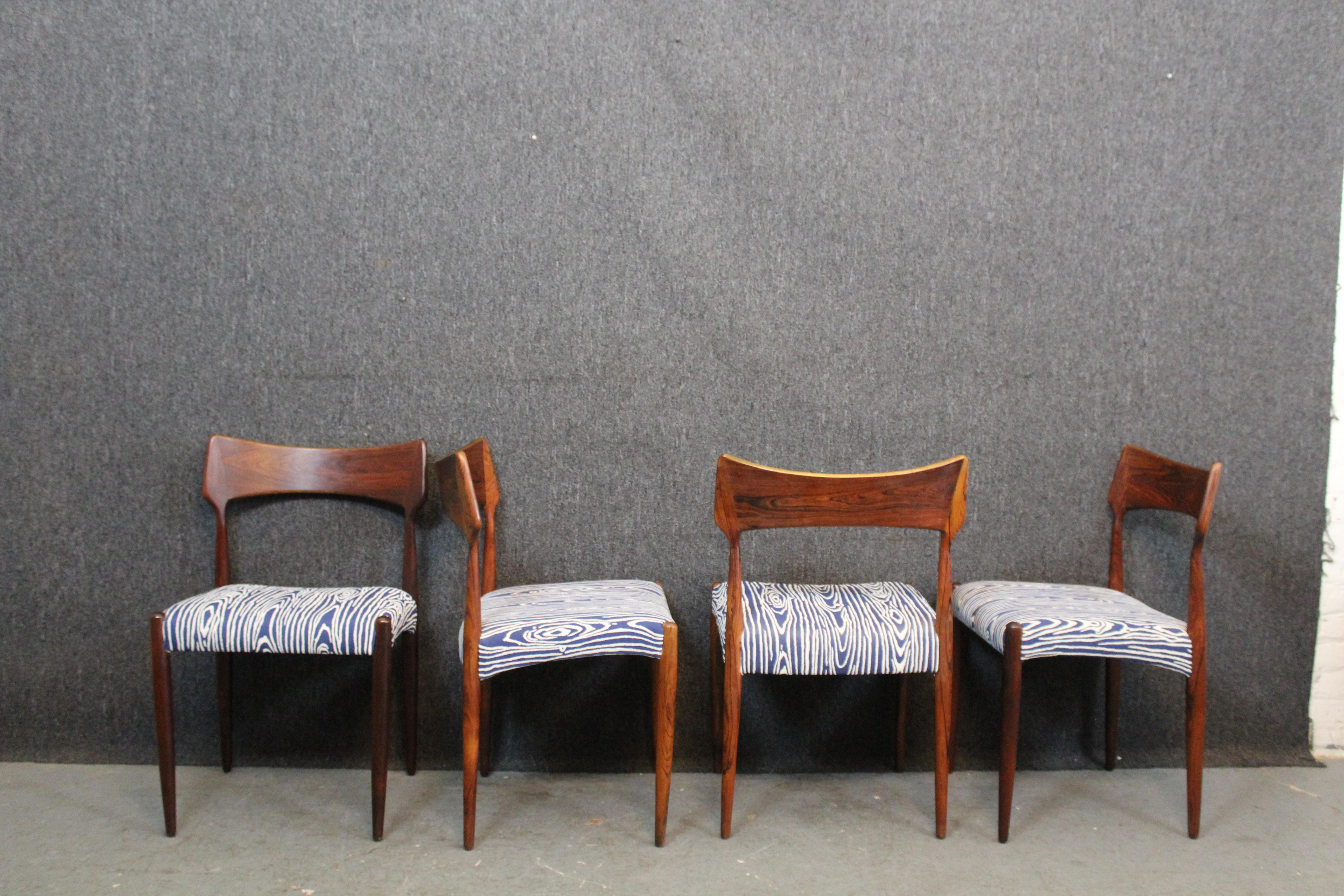 Sculpté Ensemble de 8 chaises danoises en bois de rose 