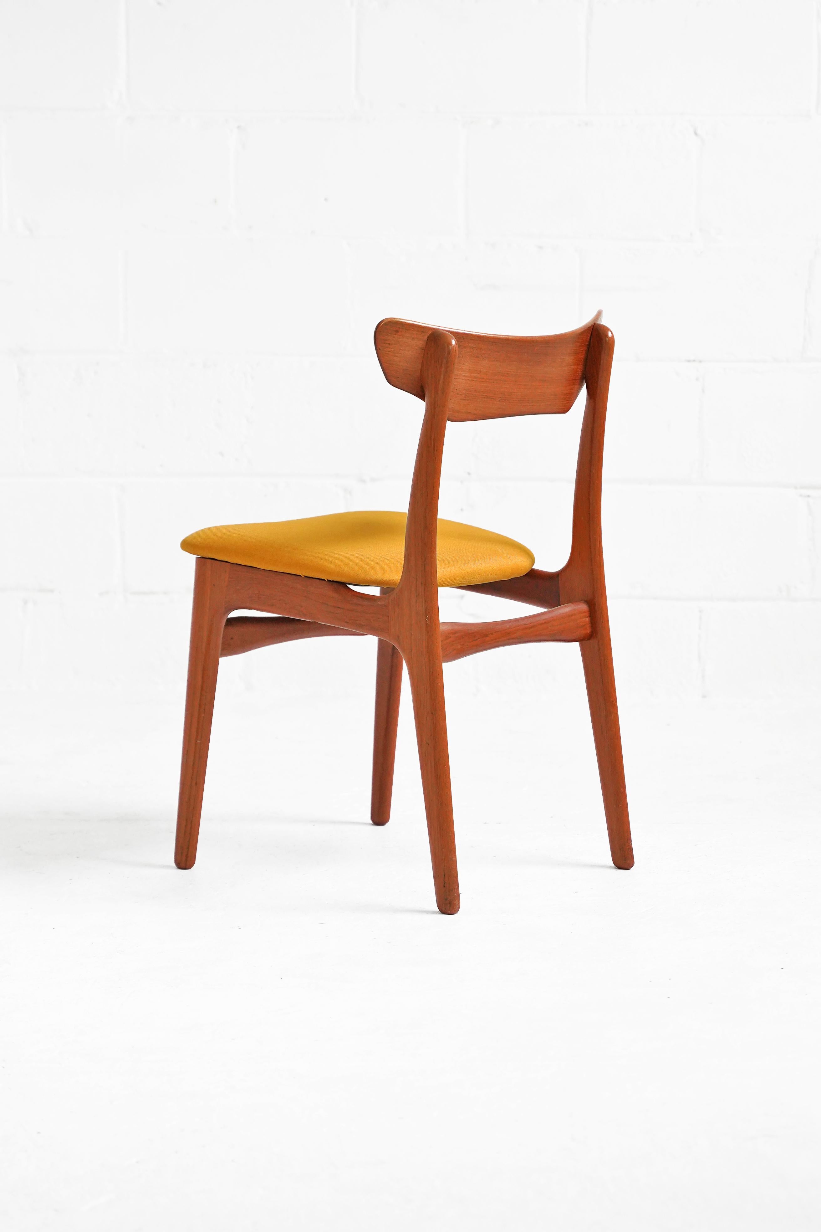 Mid-Century Modern Set of 4 Danish Teak Dining Chairs in Mustard for Schionning & Elgaard