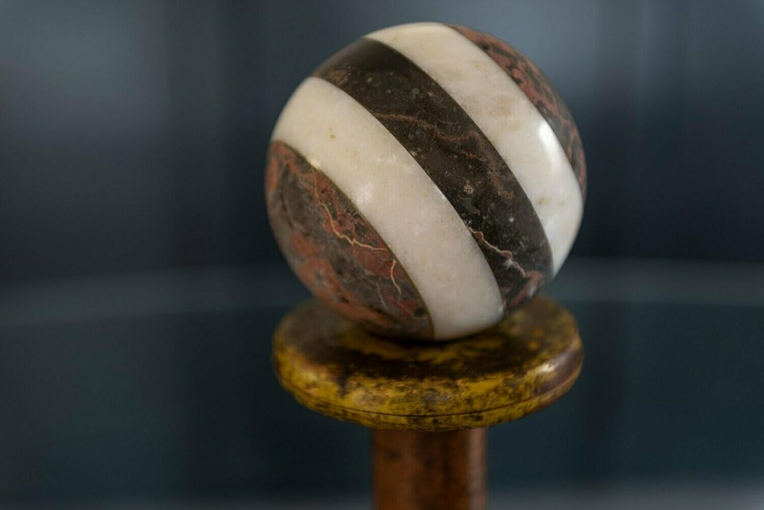 Set of 8 Decorative French Early 20th Century Marble Spheres Balls In Good Condition For Sale In Staffordshire, GB