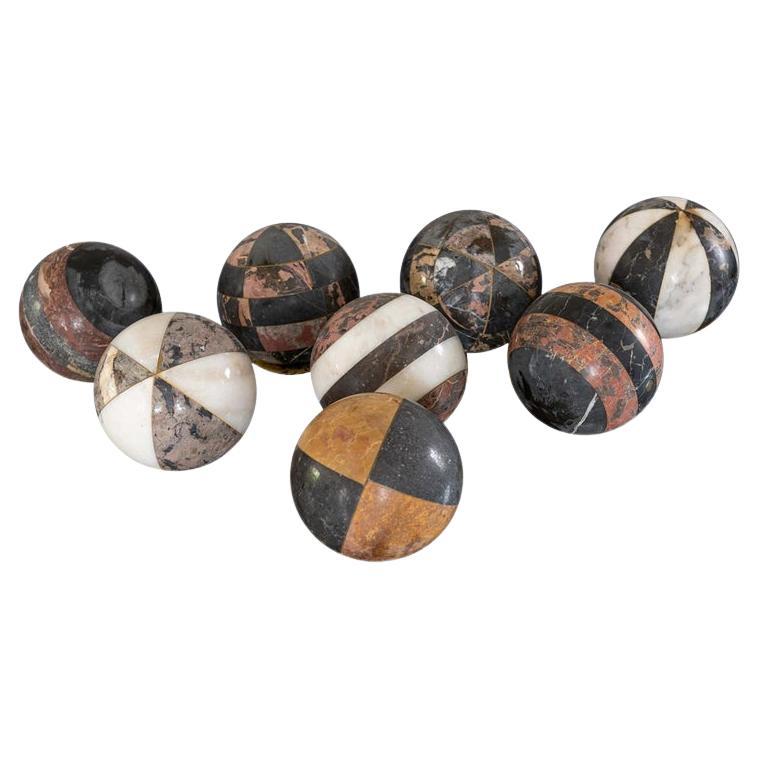 Ensemble de 8 boules sphériques décoratives françaises en marbre du début du 20e siècle