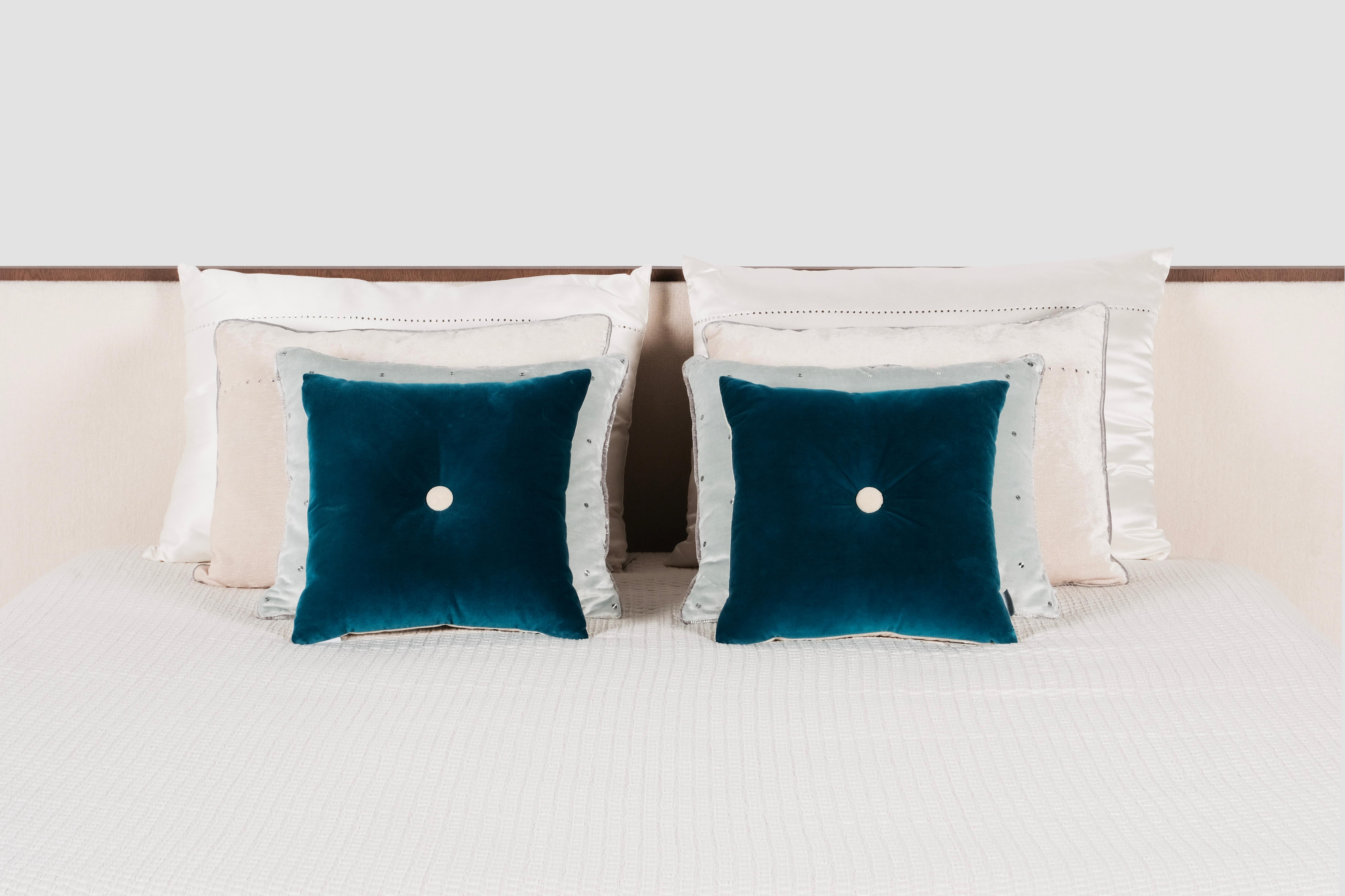Modern Set of 8 Decorative Pillows Pearl White Blue Swarovski by Lusitanus For Sale