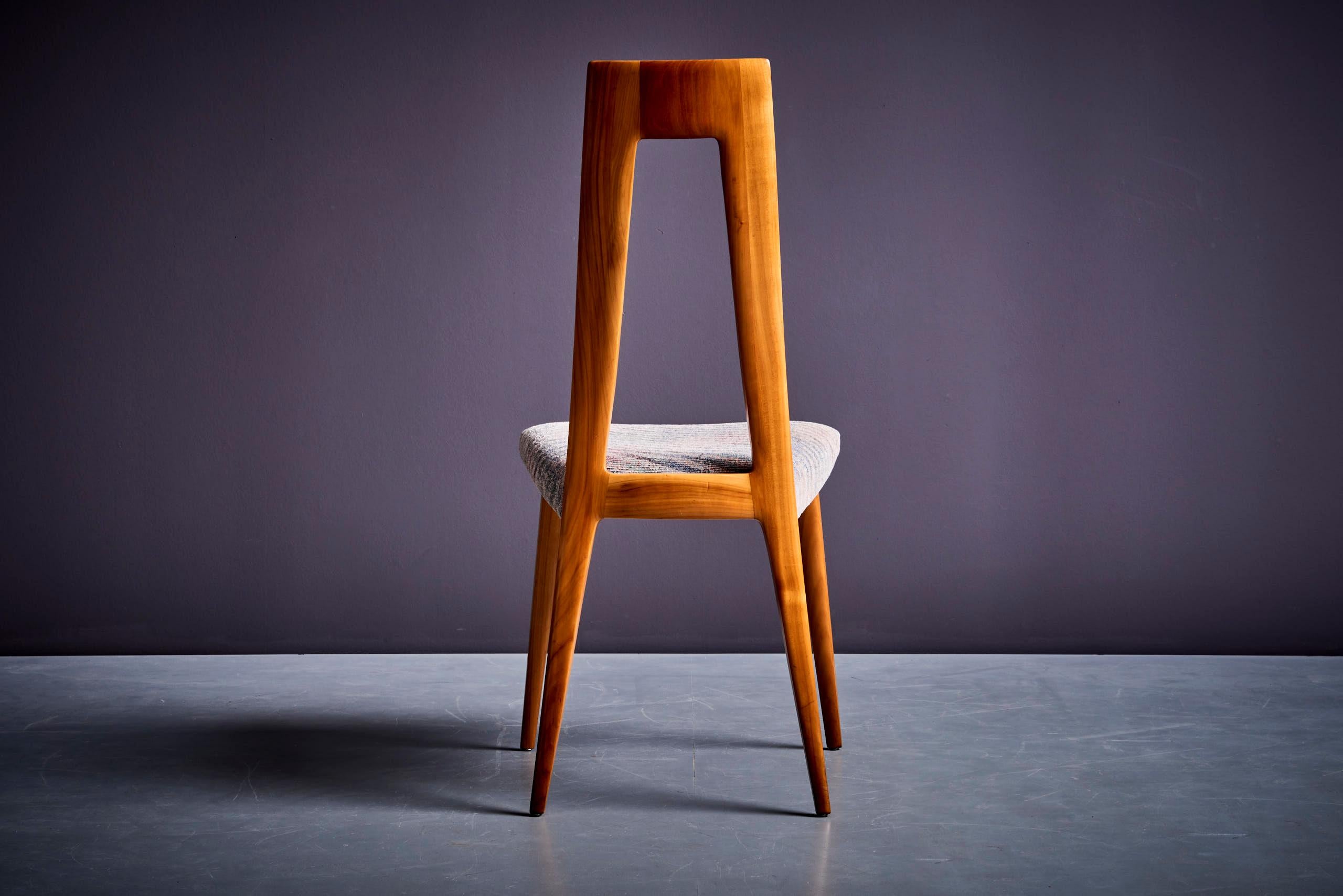 Tissu Ensemble de 8 chaises de salle à manger Ernst-Martin Dettinger en cerisier en vente