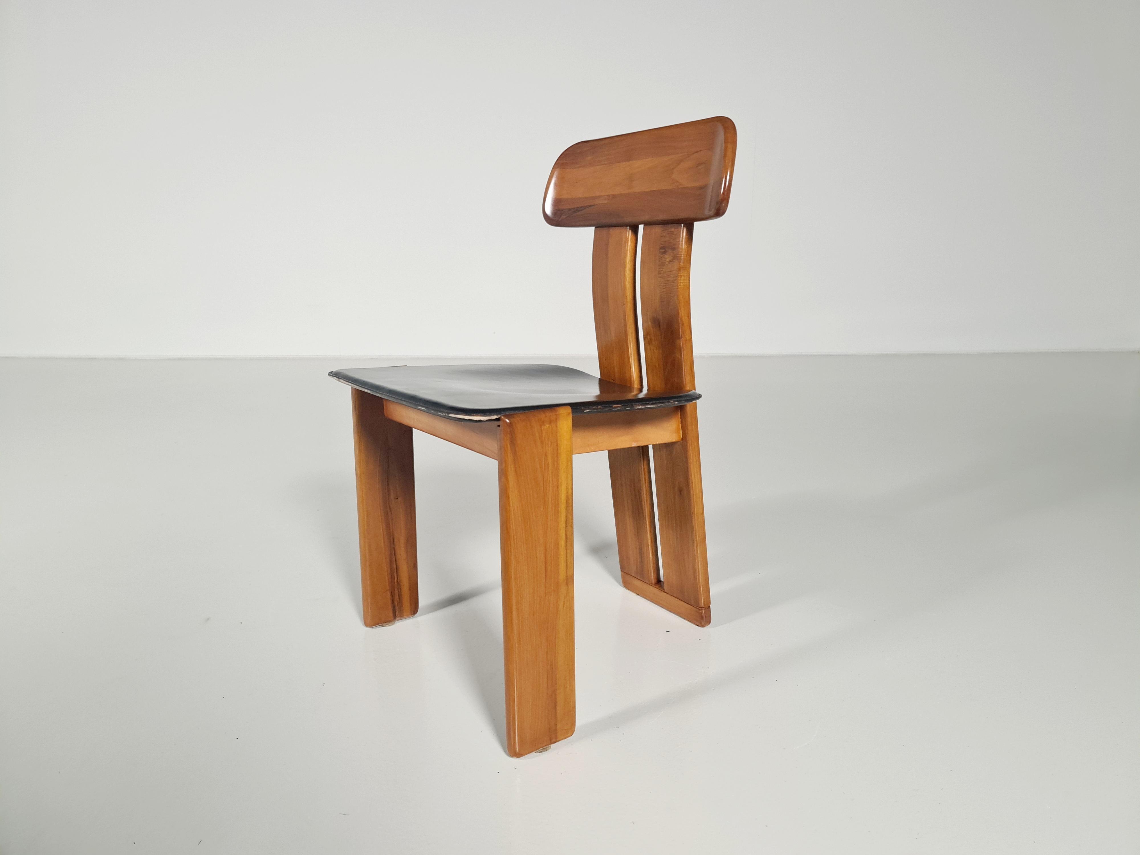 Late 20th Century Set of 8 Dining Chairs by Sapporo for Mobil Girgi, Italy, 1970s