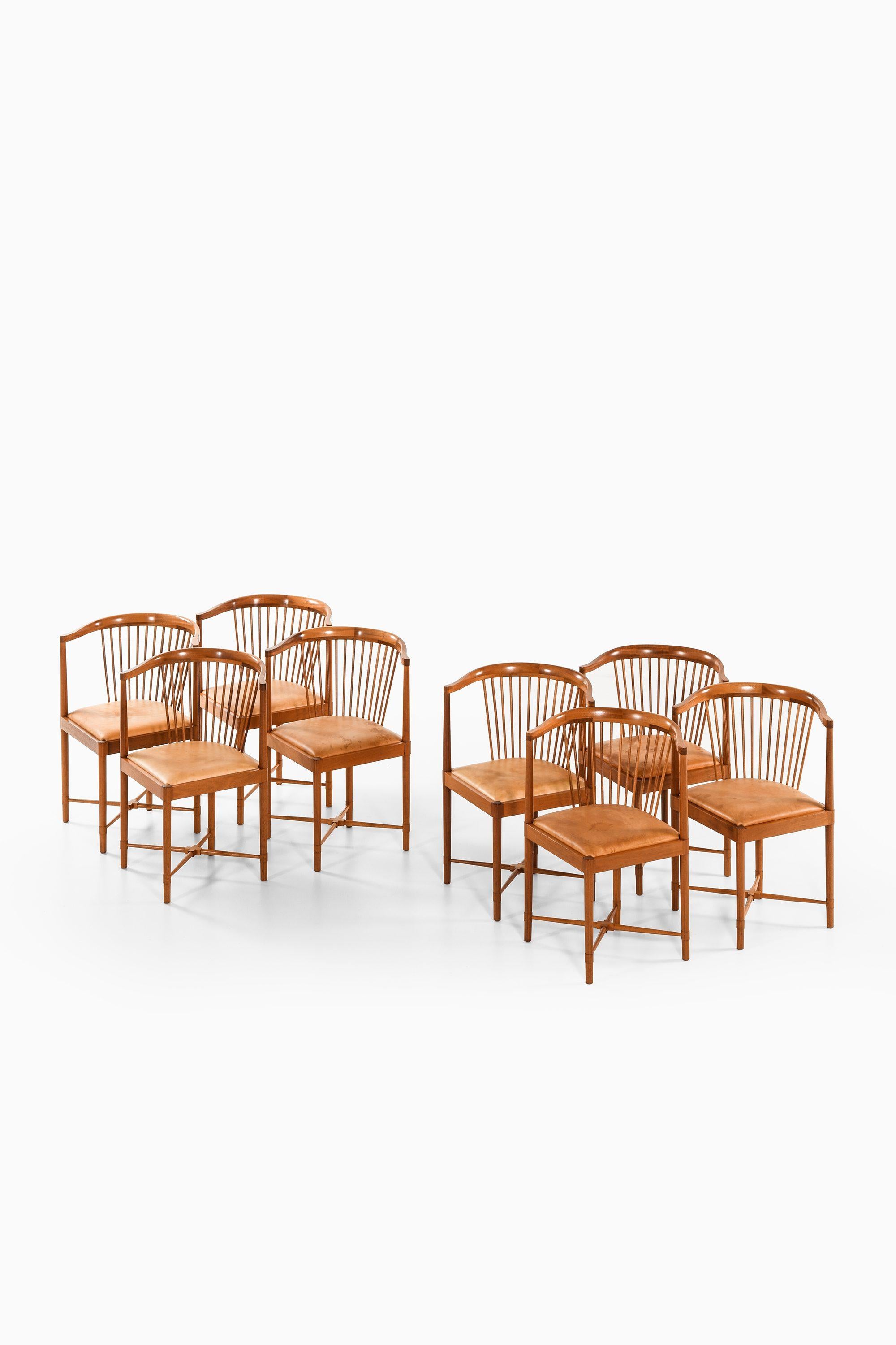Set di 8 sedie da pranzo modello Ruder Konge in mogano e pelle di Børge Mogensen, 1944

Informazioni aggiuntive:
Materiale: Mogano e pelle
Stile: Metà secolo, Scandinavo
Rarissimo set di 8 sedie da pranzo modello Ruder Konge
Prodotto da Søborg
