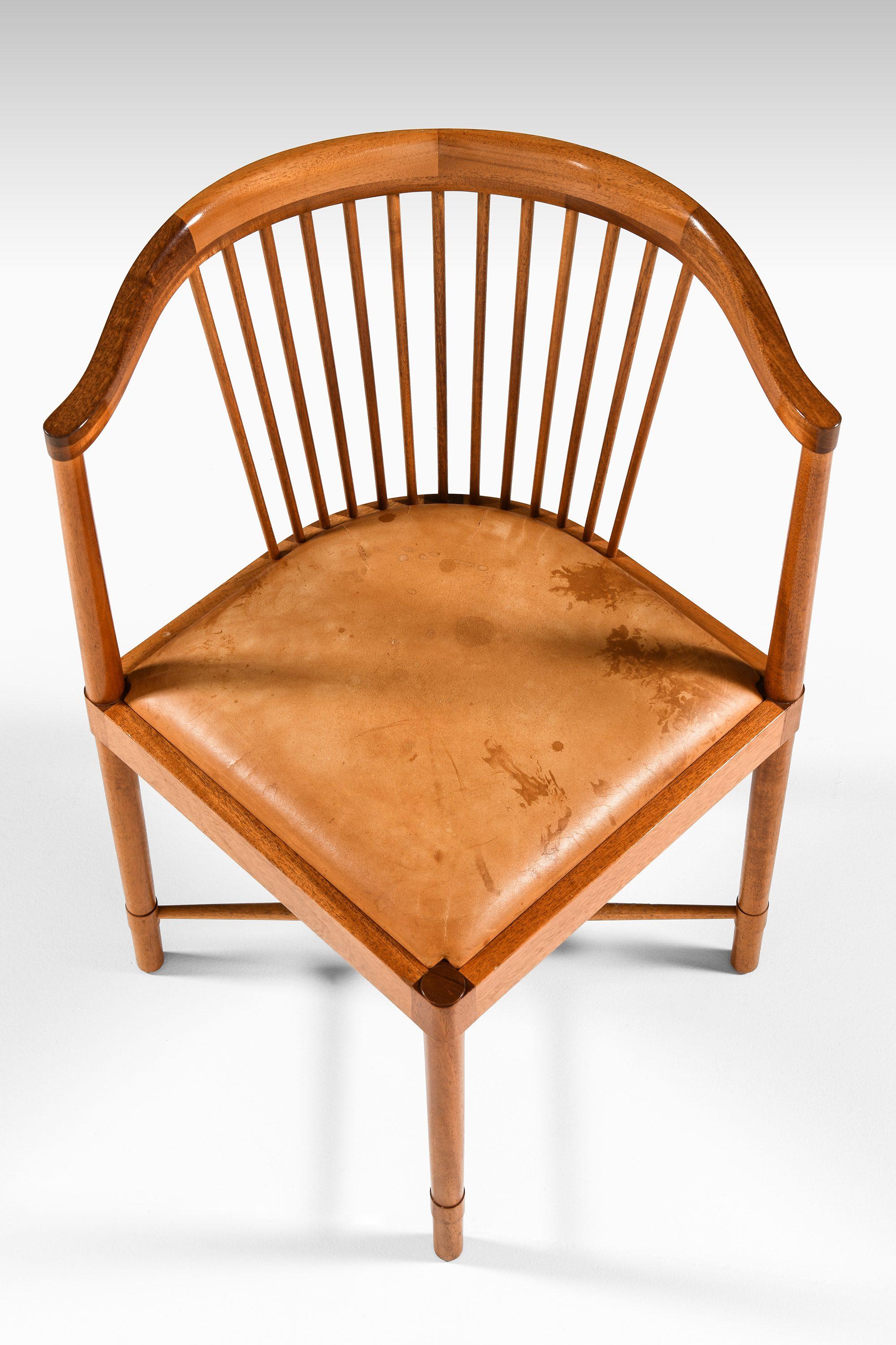 Mid-Century moderno Set di 8 sedie da pranzo in mogano e pelle di Børge Mogensen, 1944 in vendita