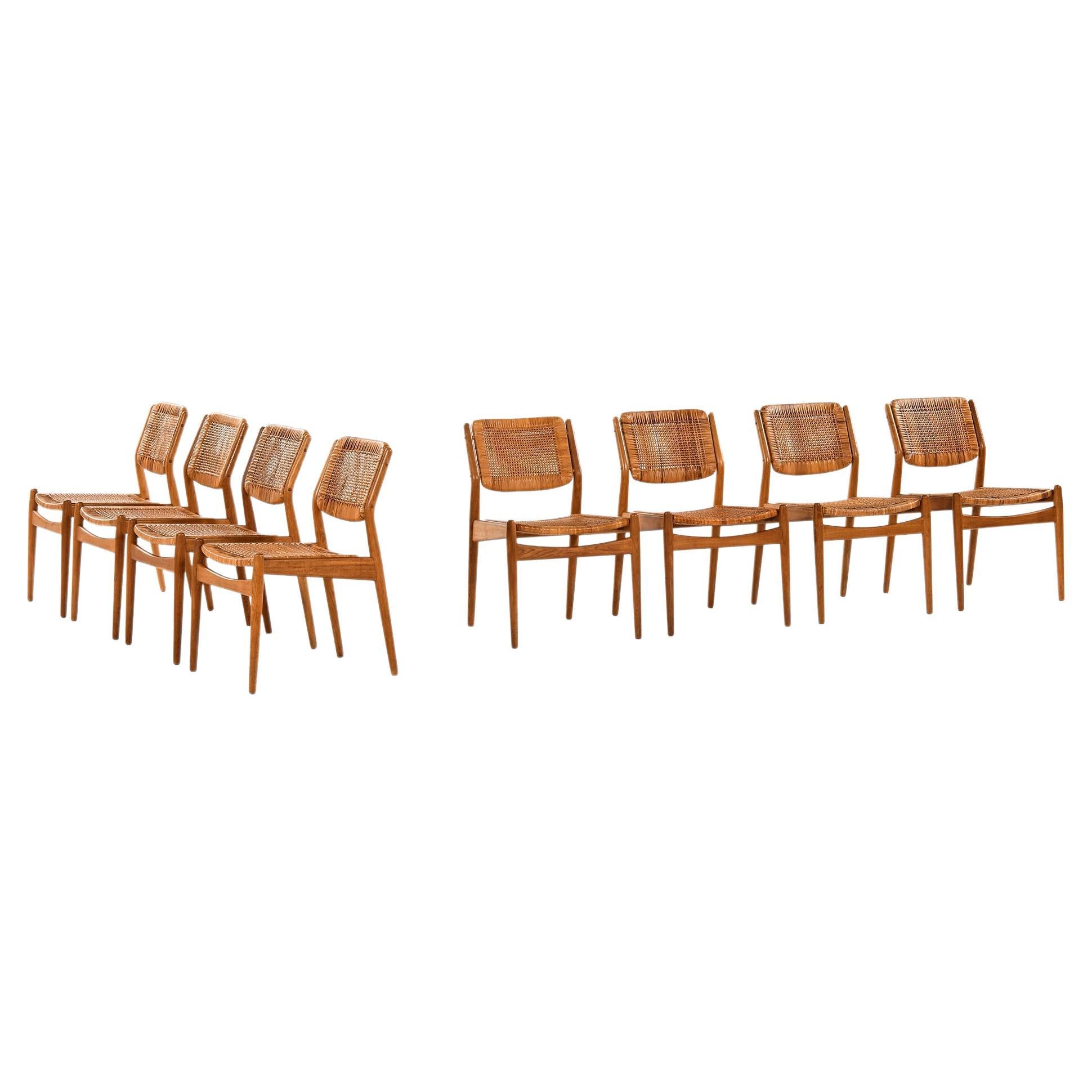 Ensemble de 8 chaises de salle à manger en chêne et rotin tressé d'Arne Vodder, 1951