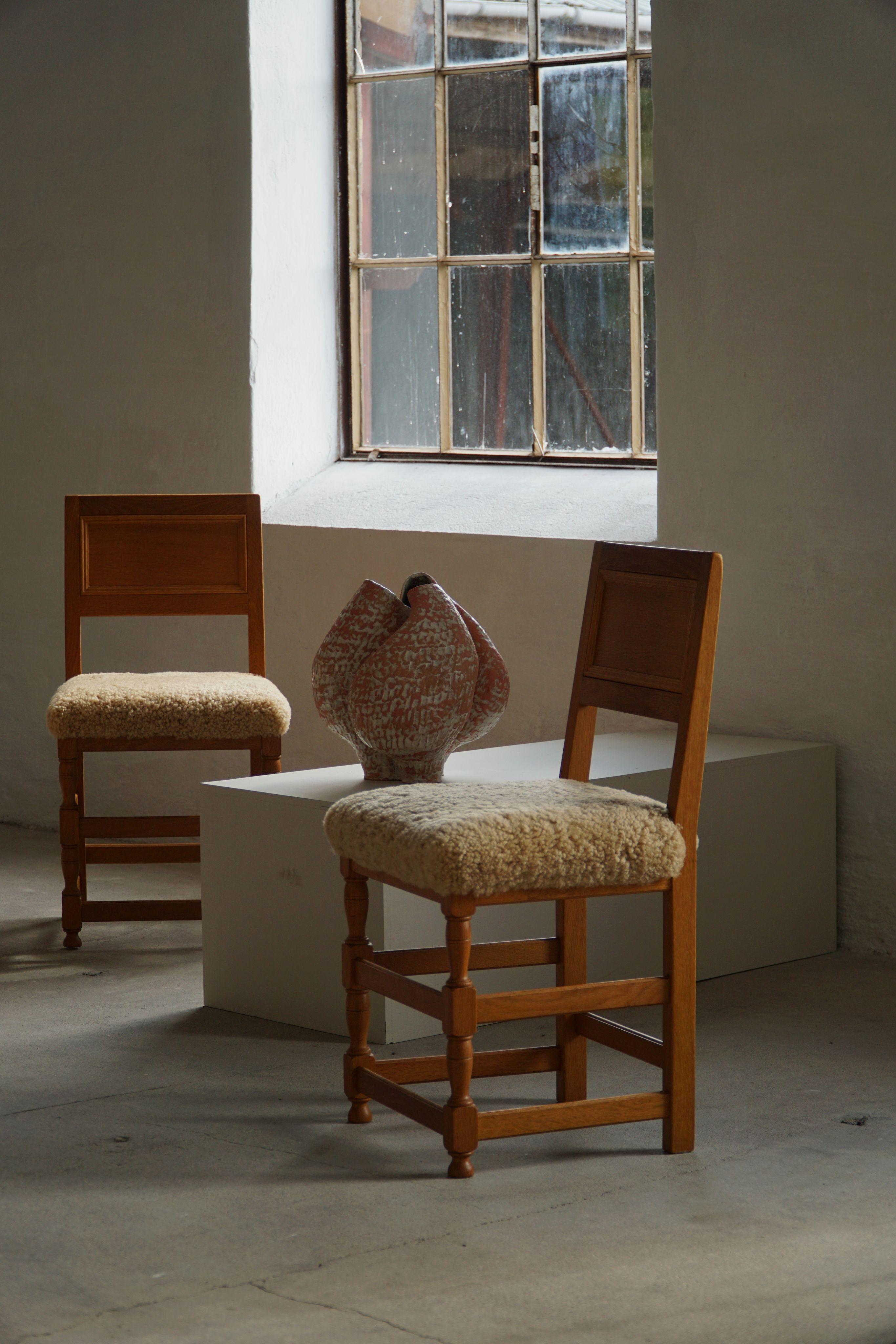 Set di 8 sedie da pranzo in Oak e lana d'agnello, stile moderno danese, Rud Rasmussen, anni '40 in vendita 1