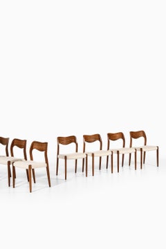 Set of 8 Dining Chairs in Rosewood and Reupholstered by Niels O. Møller, 1951