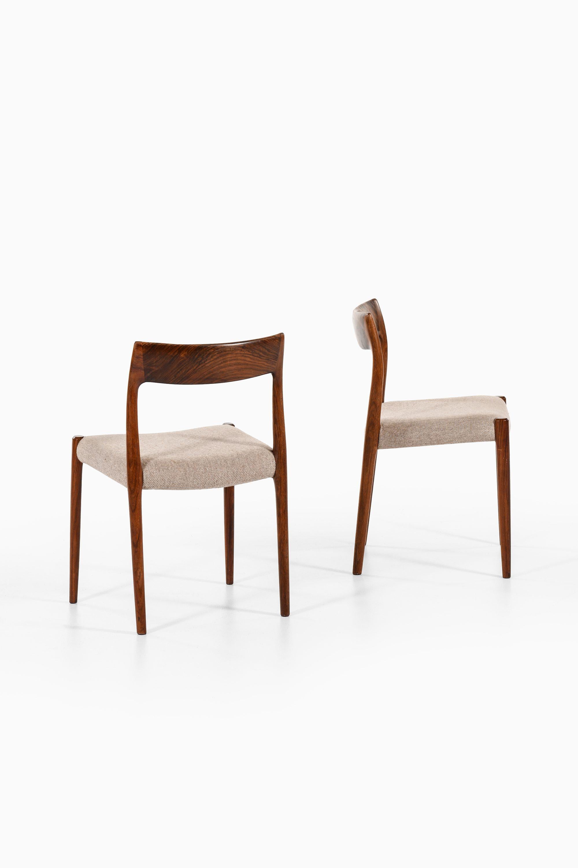 Scandinavian Modern Set of 8 Dining Chairs in Rosewood & Grey Wool Fabric by Niels O. Møller, 1950's