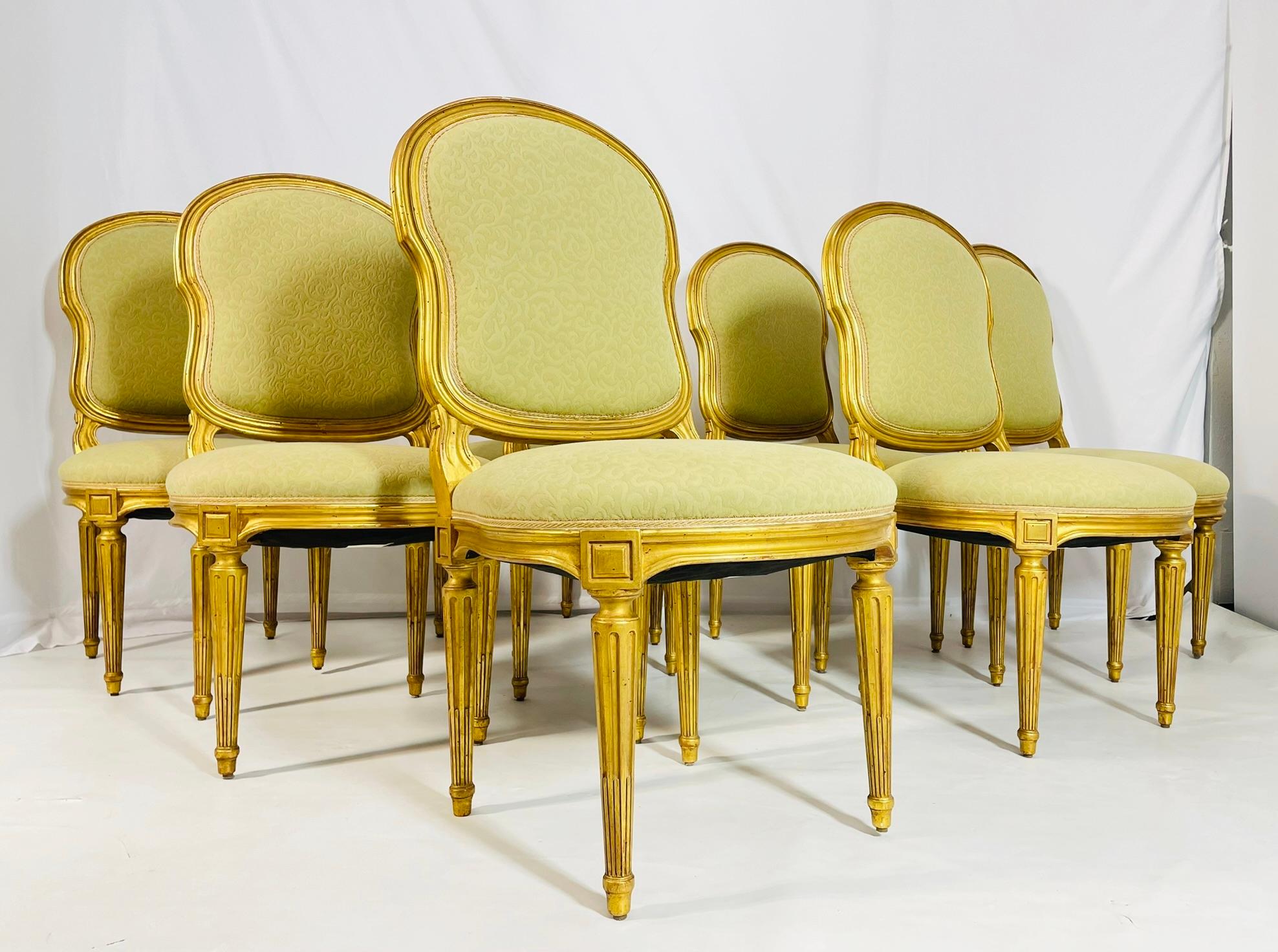 Dorato Set di 8 sedie da pranzo in stile Luigi XVI di Dennis & Leen, USA 1980 in vendita