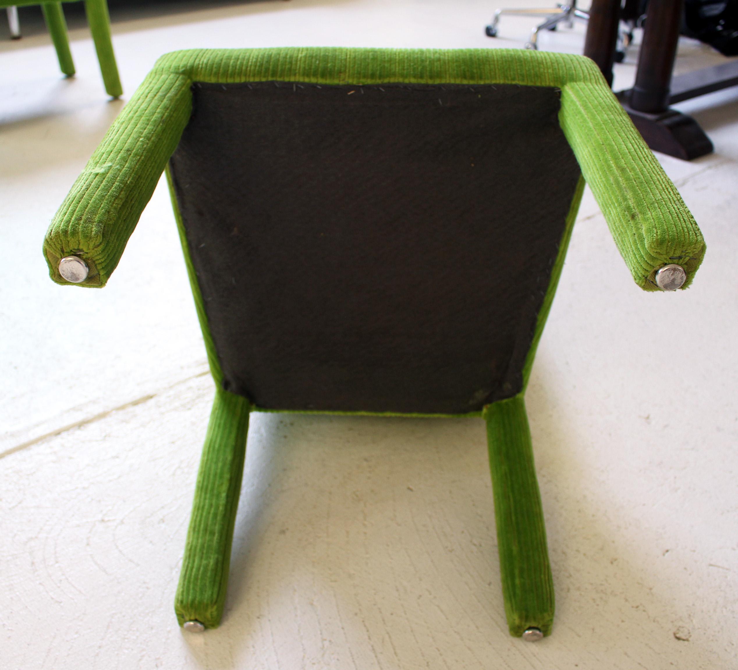 Fabric Set of 8 Dining Chairs in Vintage Classic Green Color For Sale
