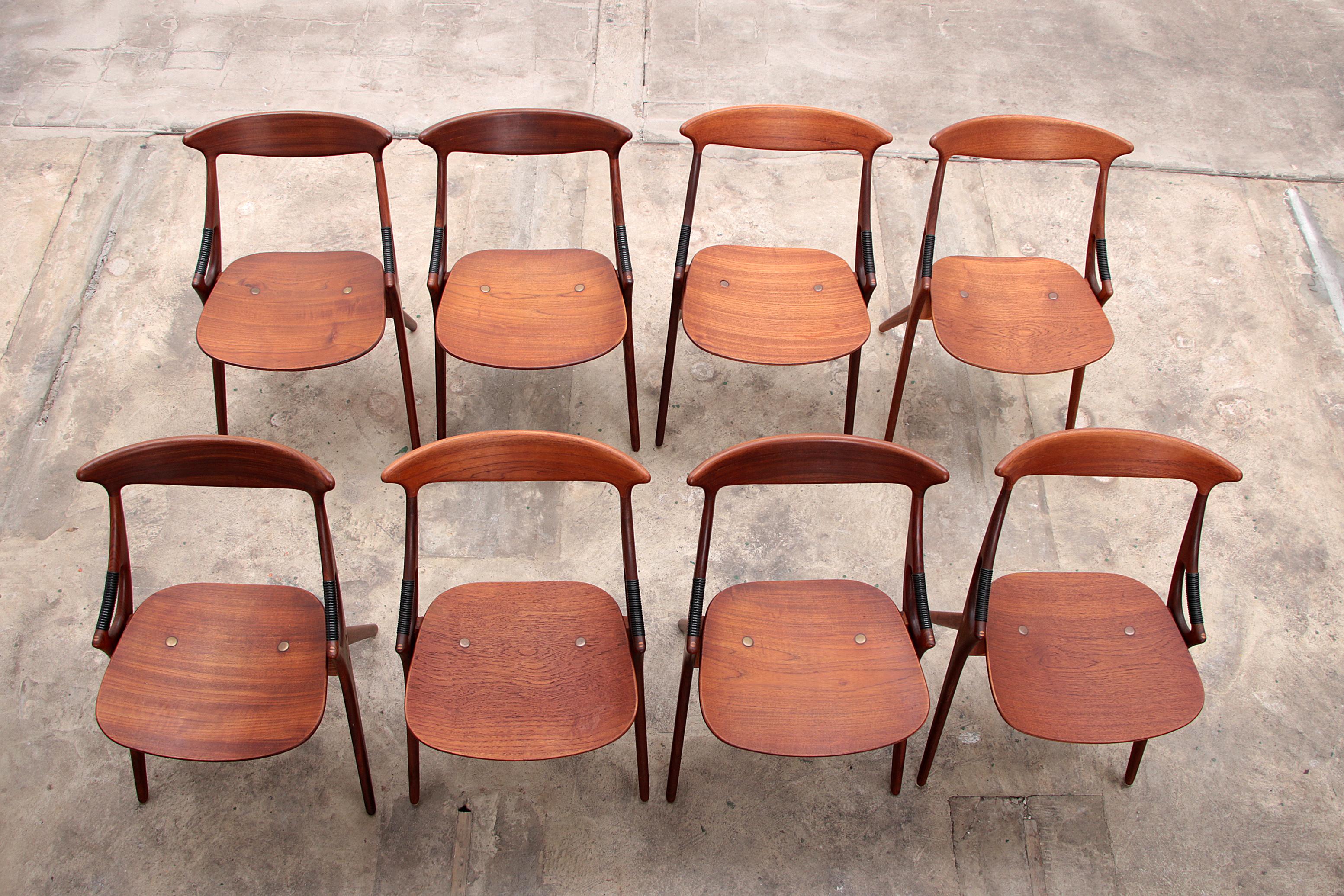 Danish Set of 8 dinning chairs model 71, Arne Hovmand Olsen for Mogens Kold, 1960s